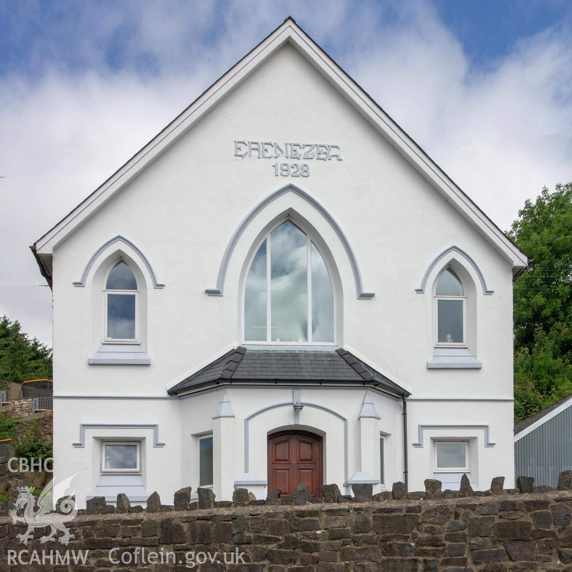 Colour photograph showing front elevation and entrance of Ebeneser Welsh Independent Chapel, Stop-and-Call, Goodwick. Photographed by Richard Barrett on 22nd June 2018.