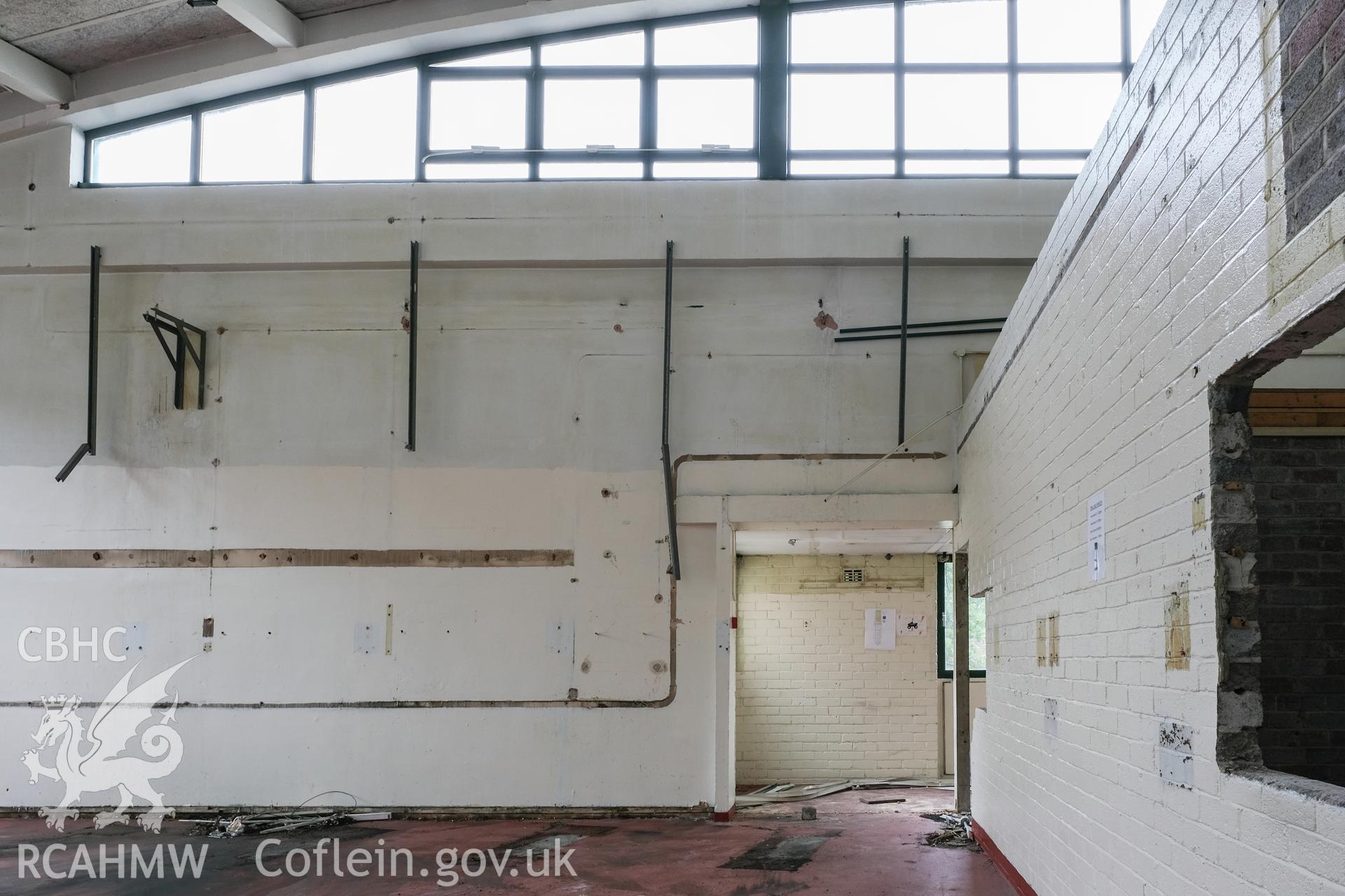 Digital colour photograph showing detailed interior view of room at Caernarfonshire Technical College, Ffriddoedd Road, Bangor. Photographed by Dilys Morgan and donated by Wyn Thomas of Grwp Llandrillo-Menai Further Education College, 2019.