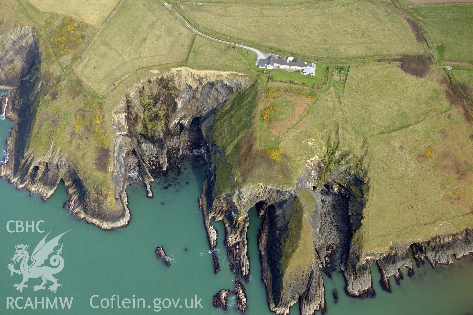 Aerial photography of Pen Castell promontory fort taken on 27th March 2017. Baseline aerial reconnaissance survey for the CHERISH Project. ? Crown: CHERISH PROJECT 2019. Produced with EU funds through the Ireland Wales Co-operation Programme 2014-2020. All material made freely available through the Open Government Licence.