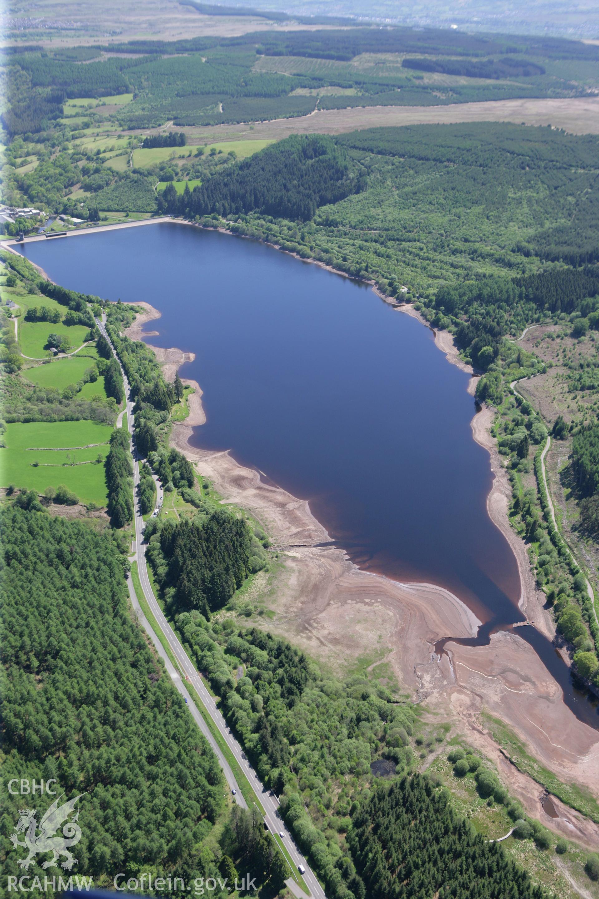 RCAHMW colour oblique photograph of Llwyn-on Reservoir. Taken by Toby Driver on 24/05/2010.