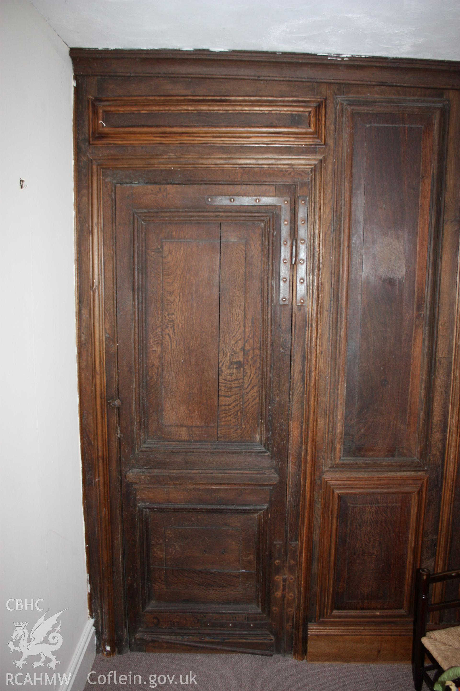 Wooden panelling at Glanhafon-Fawr Farmhouse. Photographic survey of Glanhafon-Fawr Farmhouse conducted by Geoff Ward on 4th November 2010.