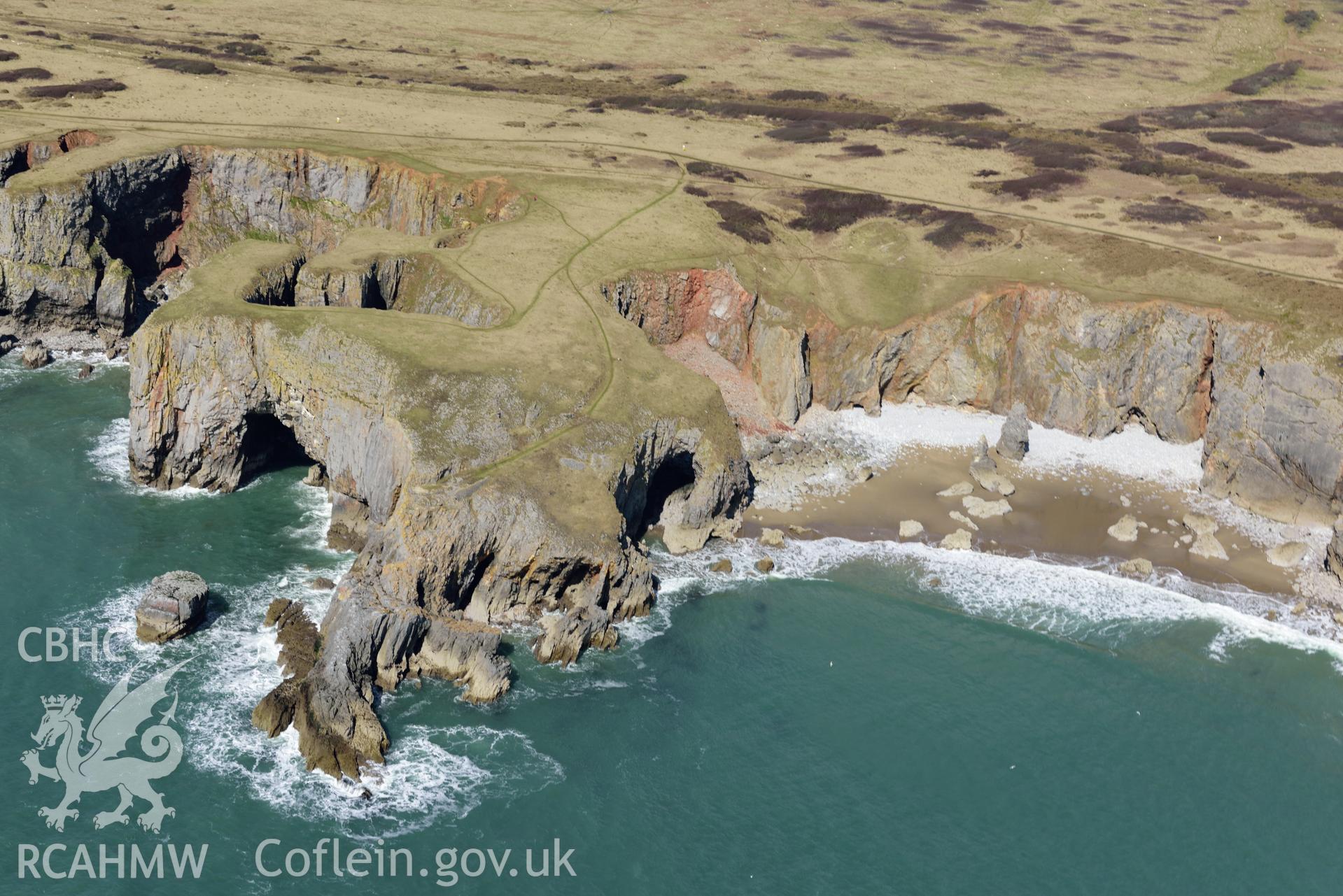 Flimston Bay promontory fort. Detailed baseline aerial reconnaissance survey for the CHERISH Project. ? Crown: CHERISH PROJECT 2018. Produced with EU funds through the Ireland Wales Co-operation Programme 2014-2020. All material made freely available through the Open Government Licence.