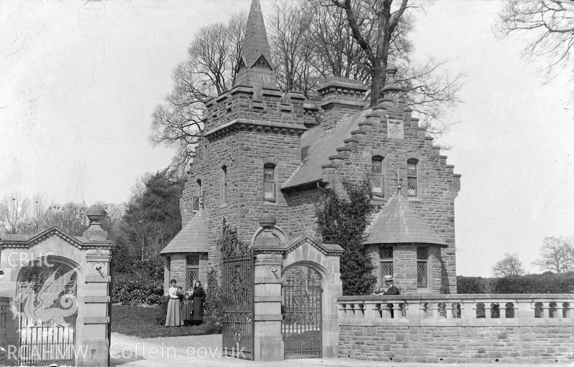 Postcard view of Boxbush Lodge, The Hendre.