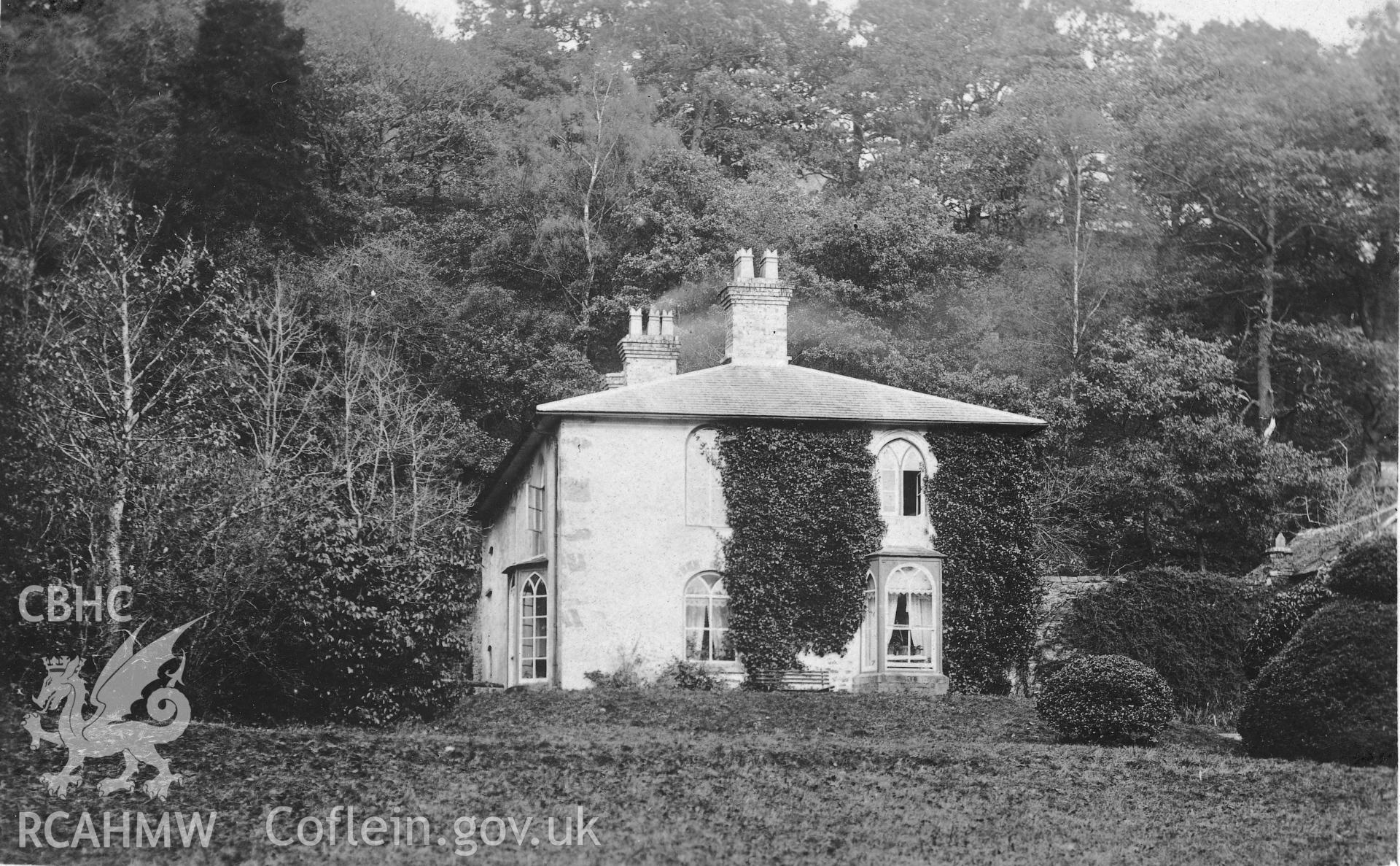 Postcard view of Branas Lodge.