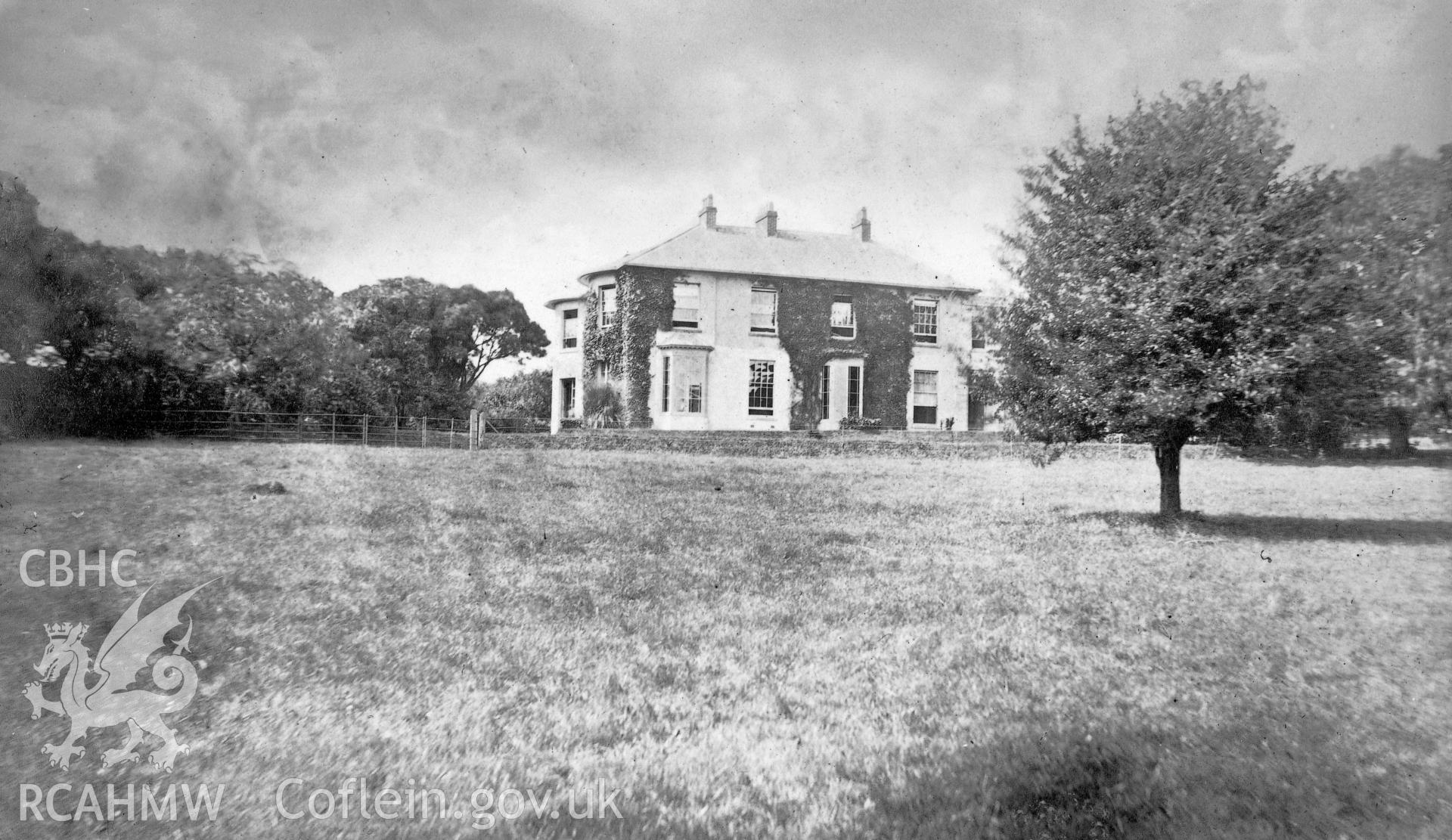 Postcard view showing Llwynderw, Black Pill.