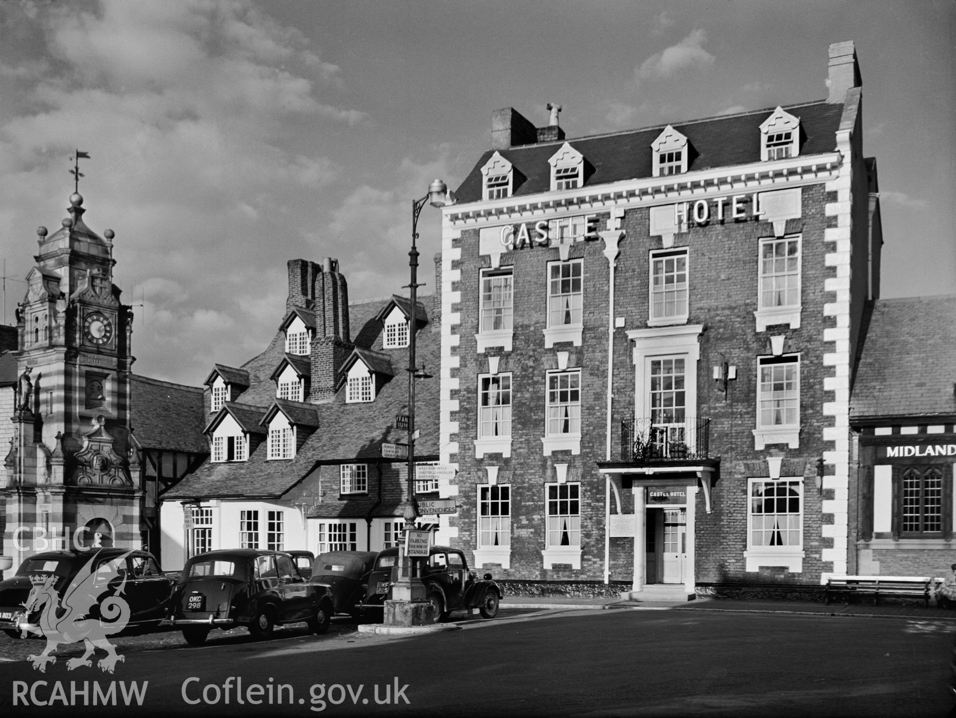 Black and white photograph of Castle Hotel, Ruthin.