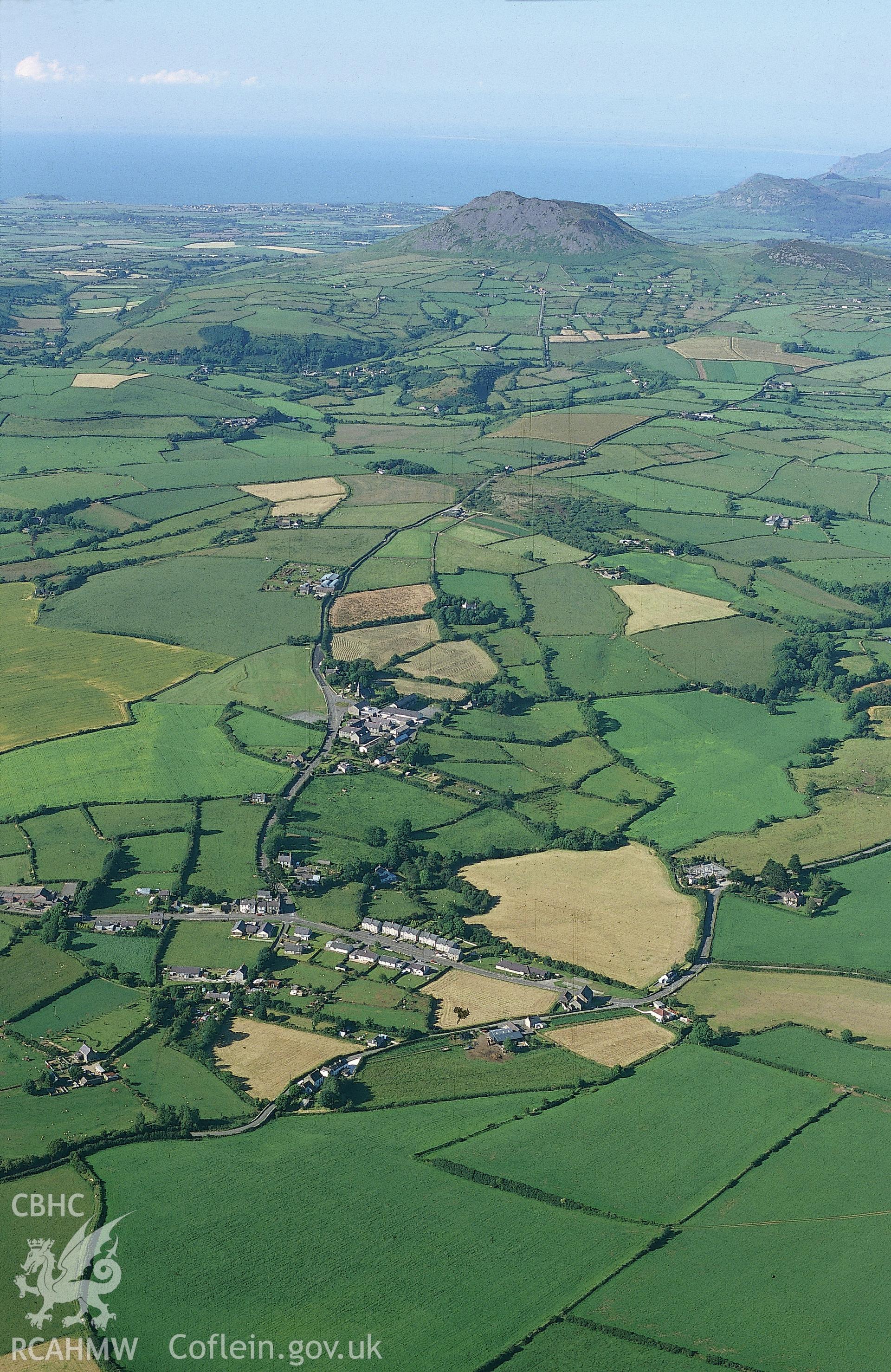 RCAHMW colour slide oblique aerial photograph of Craflwyn, Beddgelert, taken by T.G.Driver on the 30/03/2000