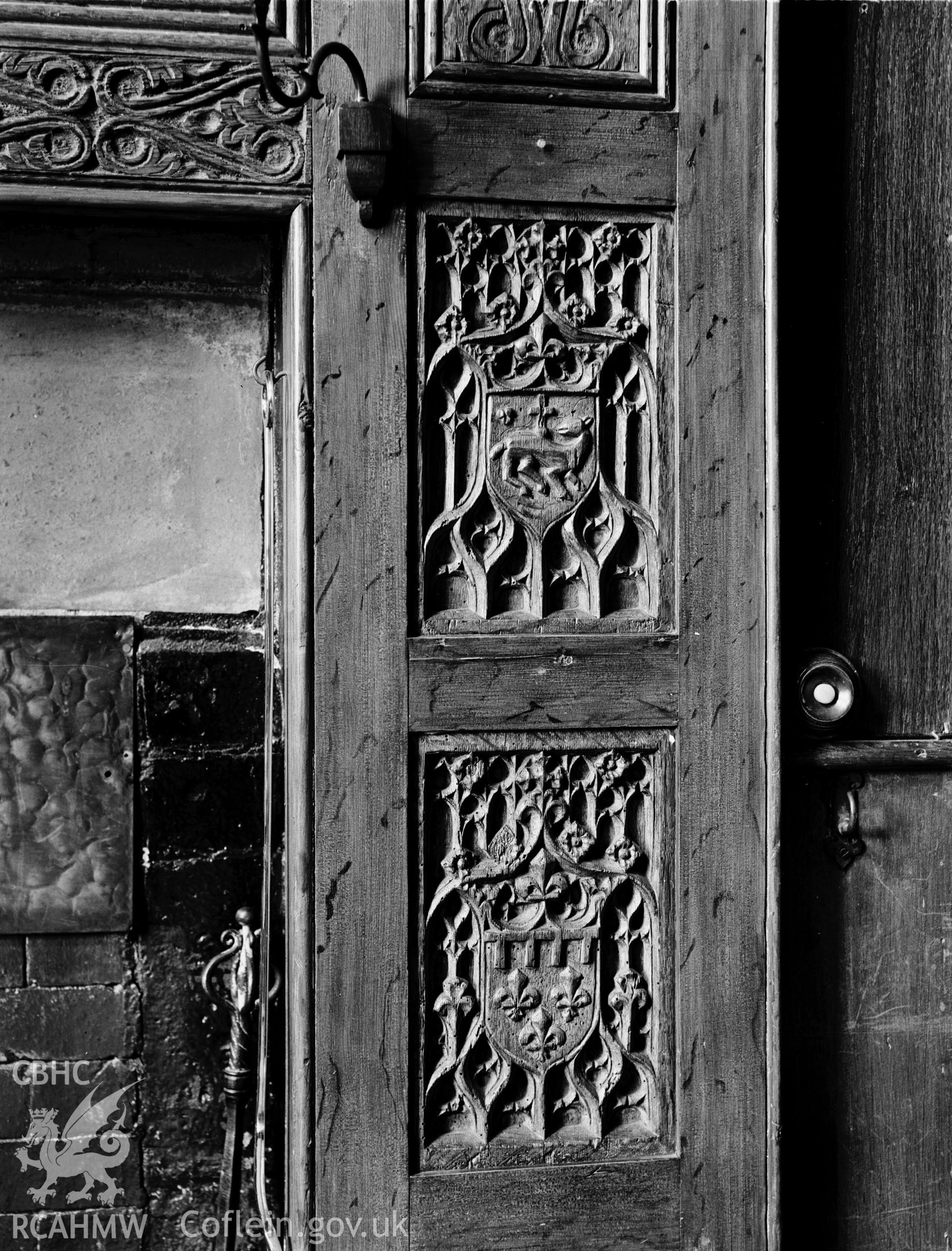 Panel round fireplace