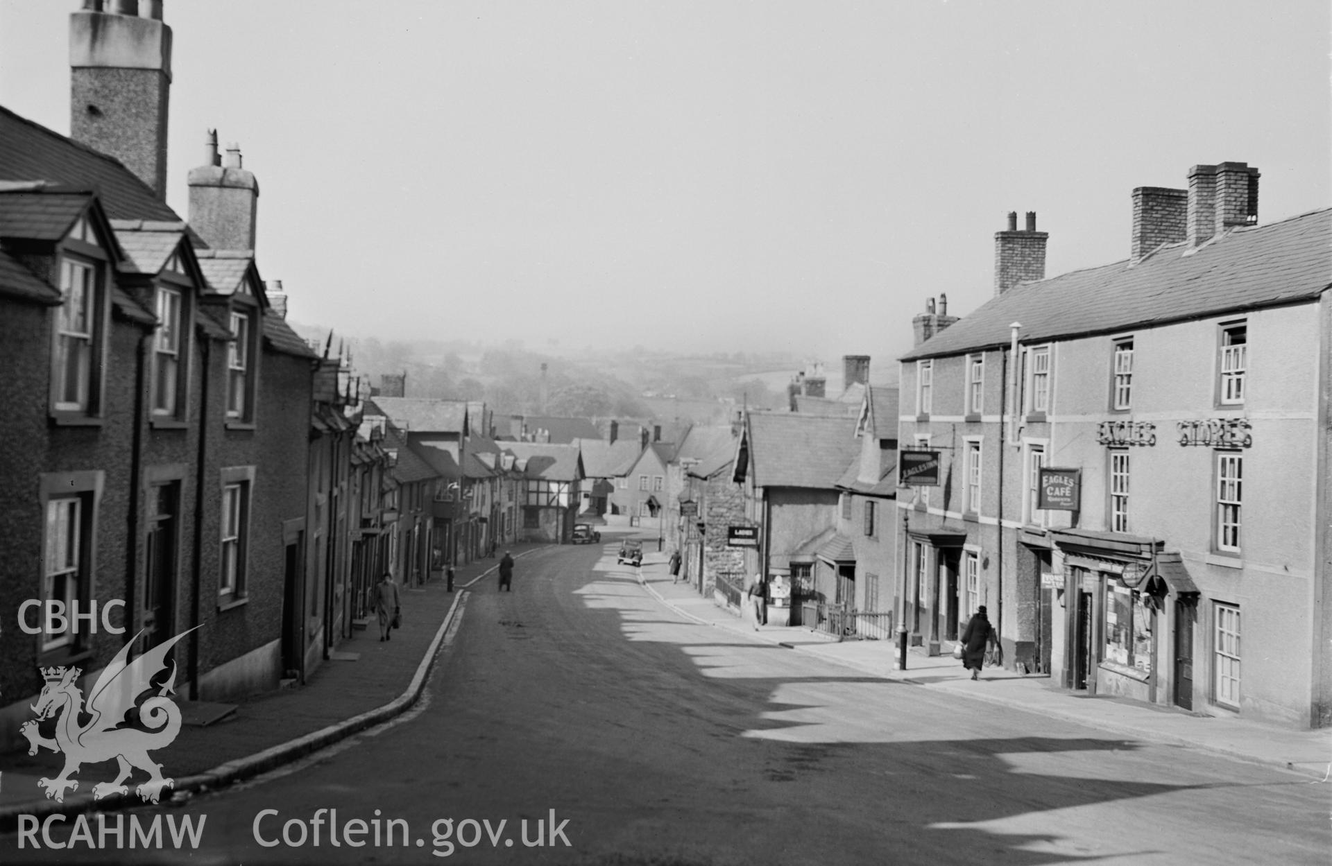 Black and white photograph of nos 18-22, Clwyd Street, Ruthin, including brief descriptive note.