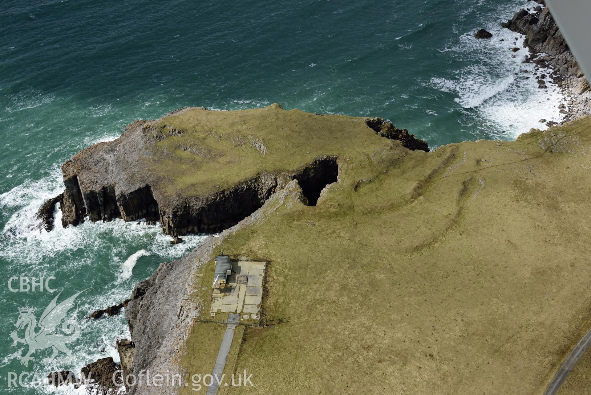 Buckspool Camp promontory fort. Detailed baseline aerial reconnaissance survey for the CHERISH Project. ? Crown: CHERISH PROJECT 2018. Produced with EU funds through the Ireland Wales Co-operation Programme 2014-2020. All material made freely available through the Open Government Licence.