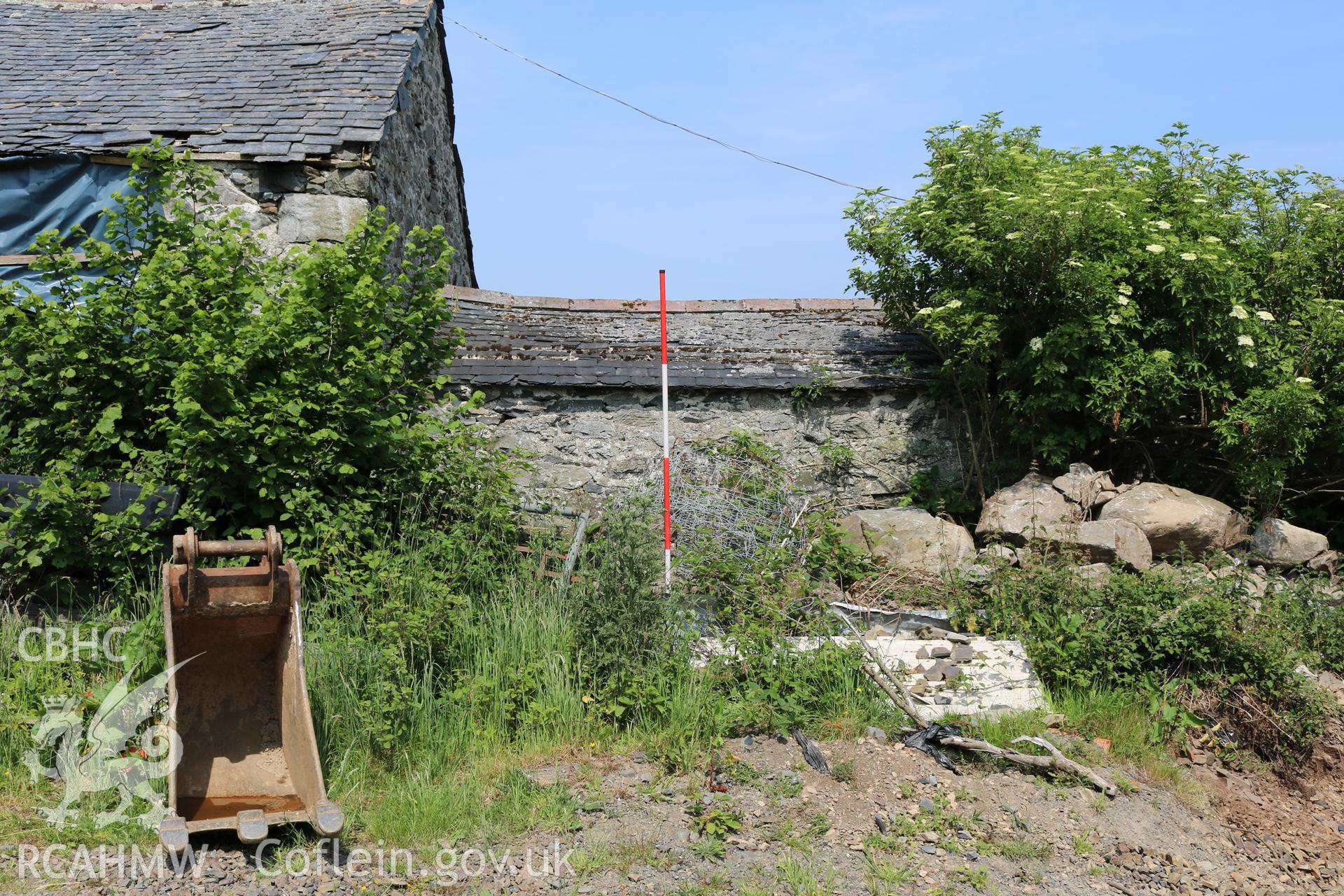 Photograph showing exterior view of cartshed and possible hayloft at Maes yr Hendre, taken by Dr Marian Gwyn, 6th July 2016. (Original Reference no. 0034)