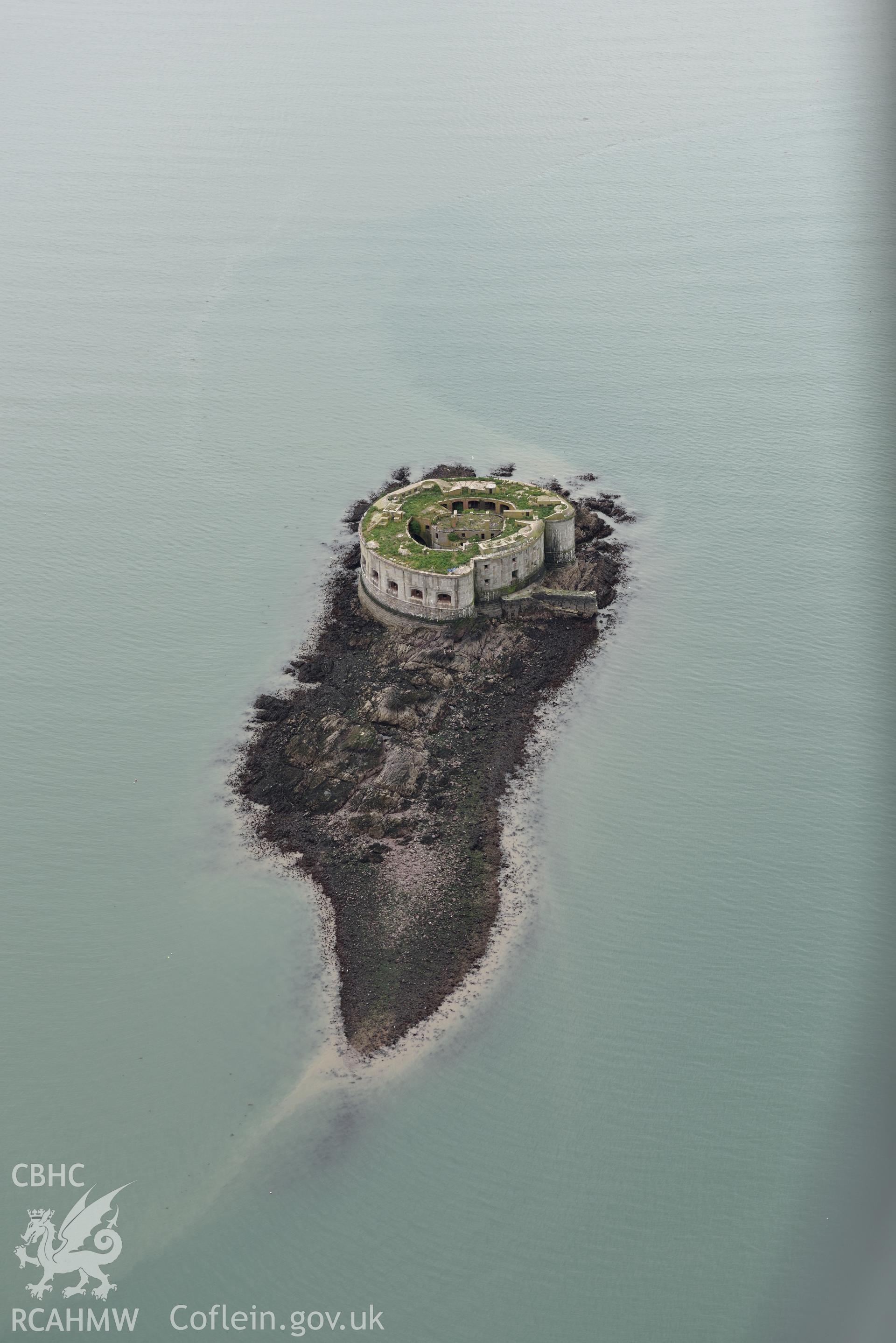 Stack Rock Fort, at extreme low tide. Baseline aerial reconnaissance survey for the CHERISH Project. ? Crown: CHERISH PROJECT 2017. Produced with EU funds through the Ireland Wales Co-operation Programme 2014-2020. All material made freely available through the Open Government Licence.