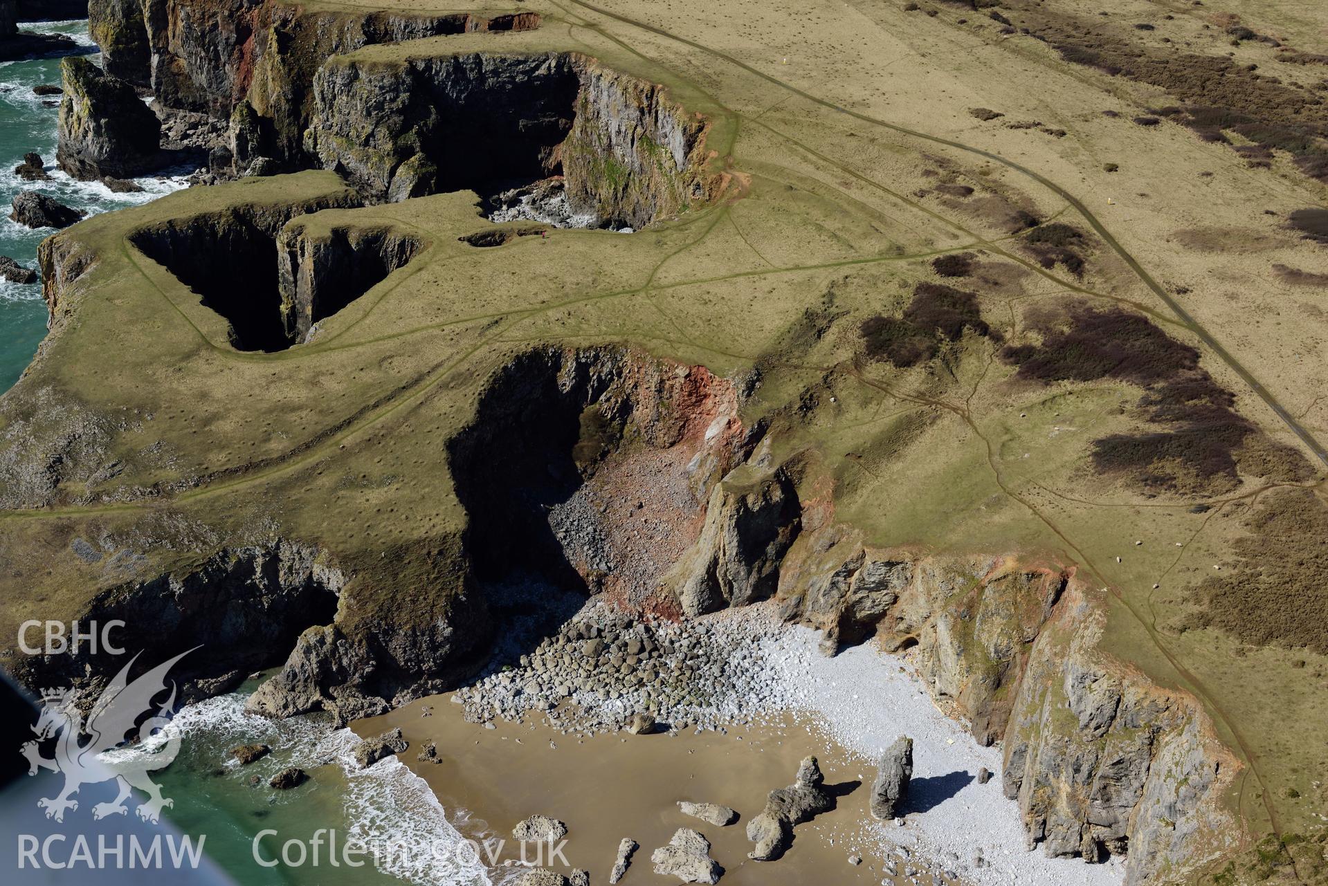 Flimston Bay promontory fort. Detailed baseline aerial reconnaissance survey for the CHERISH Project. ? Crown: CHERISH PROJECT 2018. Produced with EU funds through the Ireland Wales Co-operation Programme 2014-2020. All material made freely available through the Open Government Licence.