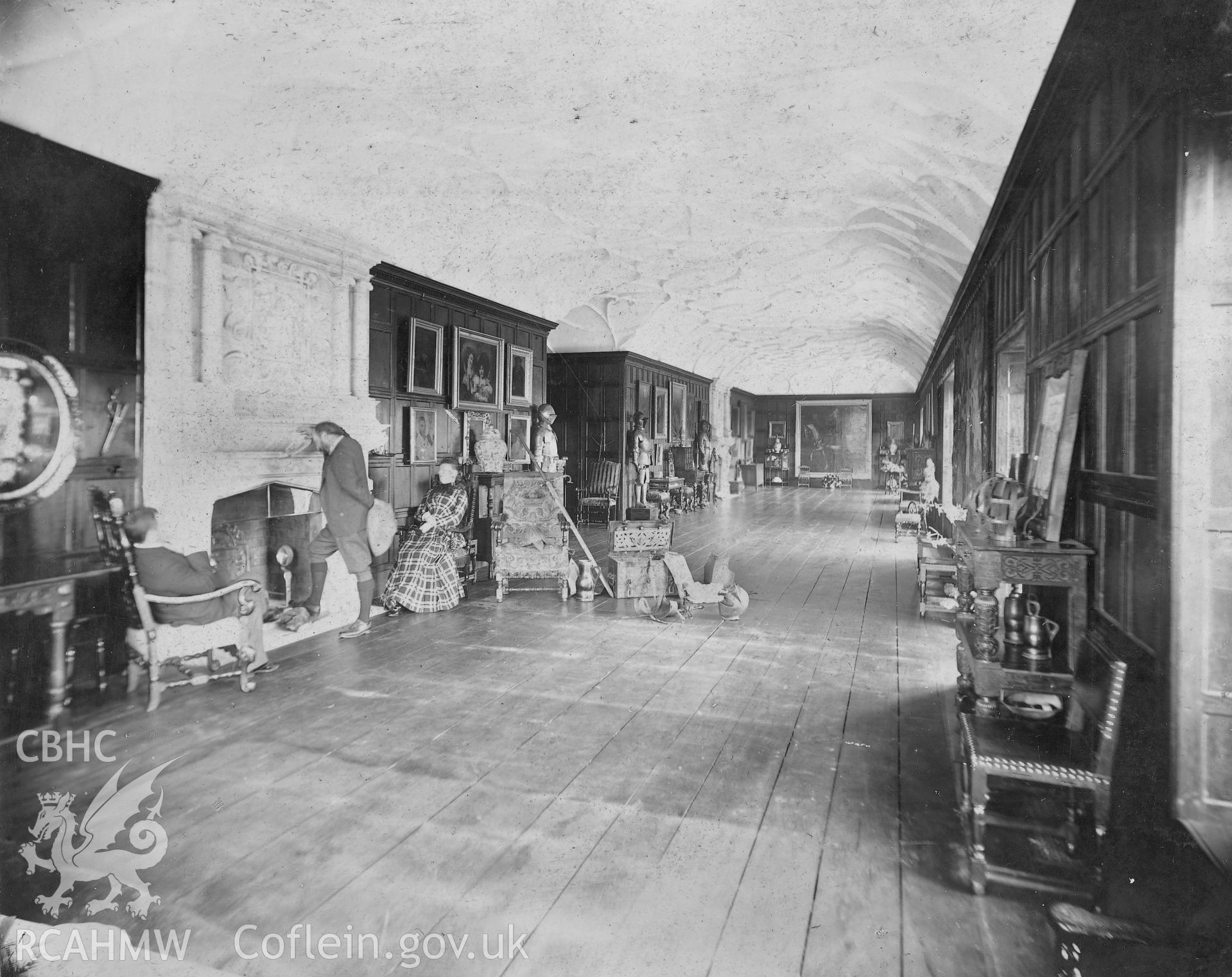 Postcard view showing Aberpergwm House.