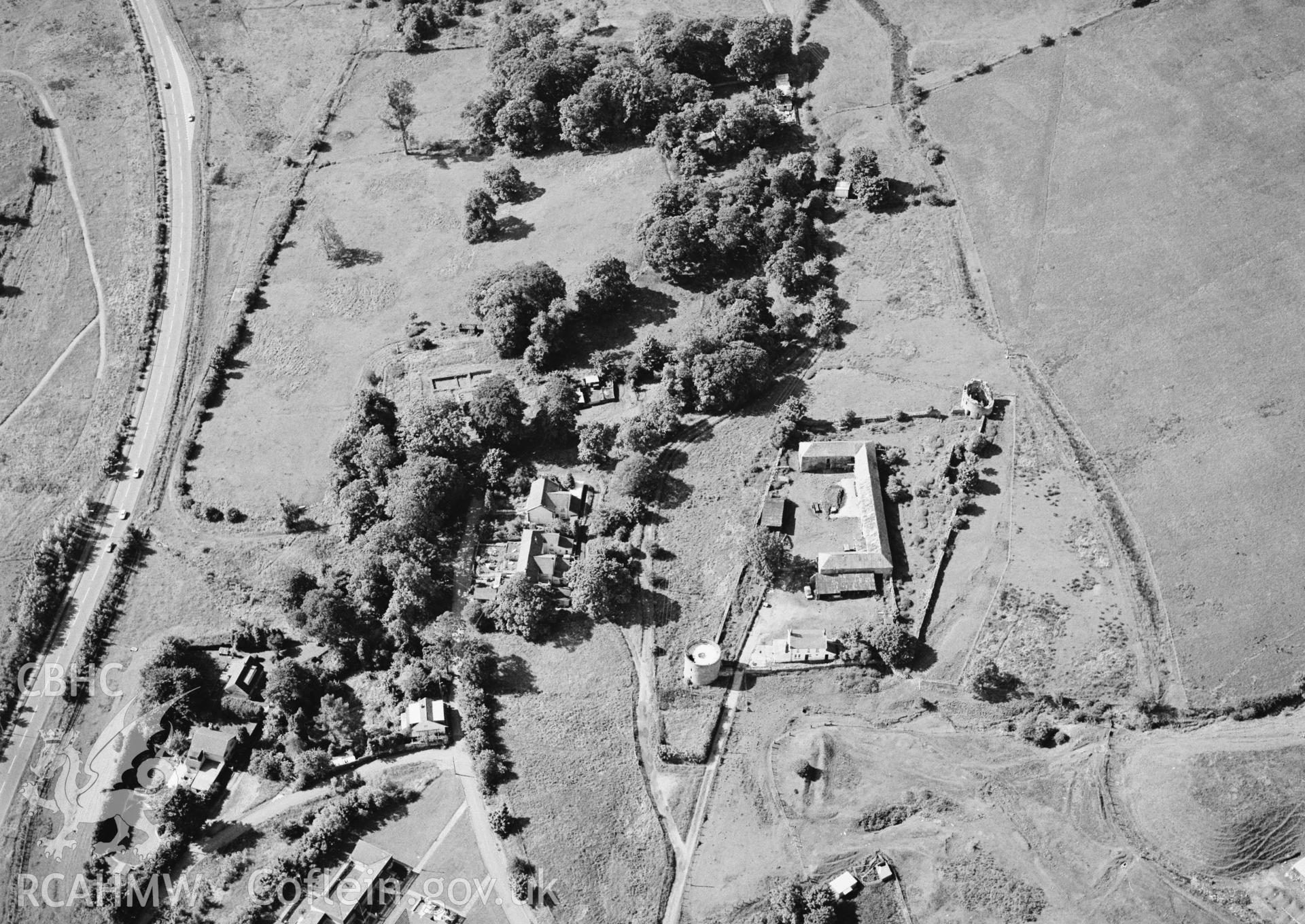 RCAHMW Black and white oblique aerial photograph of Roundhouse Farm, Nantyglo, taken on 24/07/1998 by Toby Driver