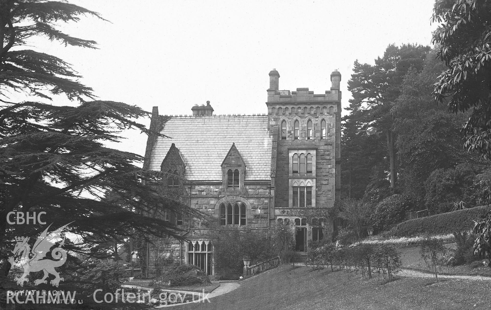 Postcard view of Bryn Tirion.