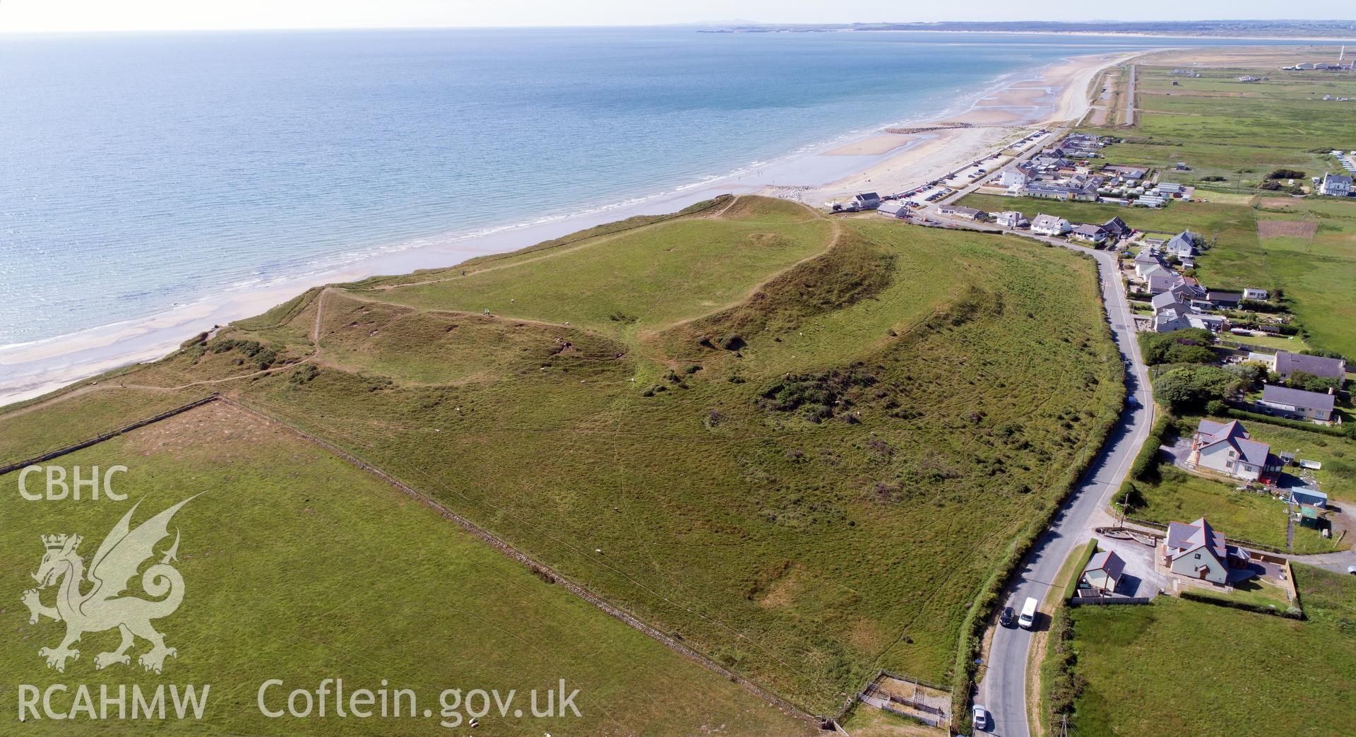 Dinas Dinlle. Low aerial view from a DJI Phantom Advanced drone from the south-east, June 2018, showing earthworks of the hillfort gateway, for the CHERISH Project.