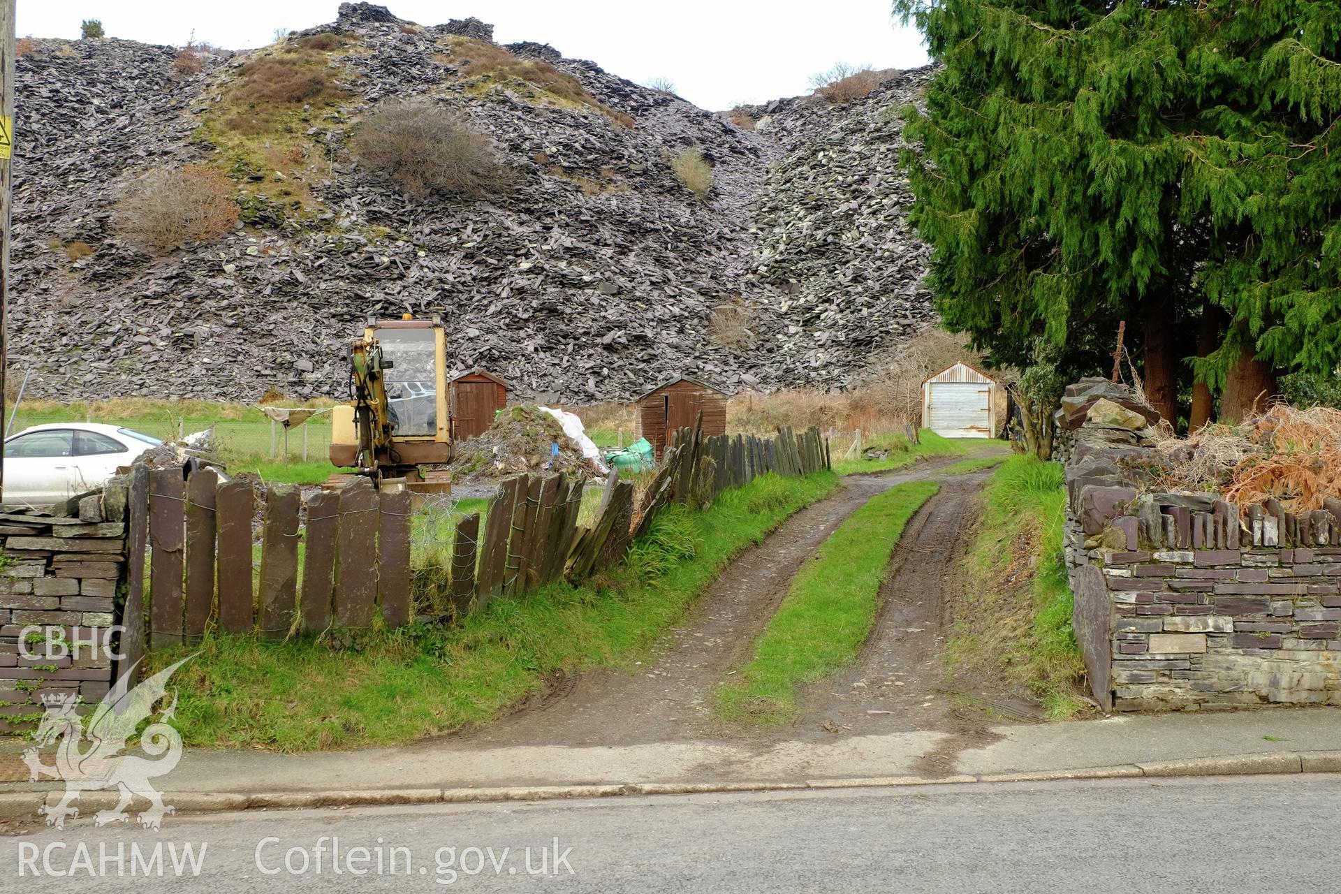 Colour photograph showing slate fence near Ysgol Baladeulyn, Nantlle, produced by Richard Hayman 9th February 2017