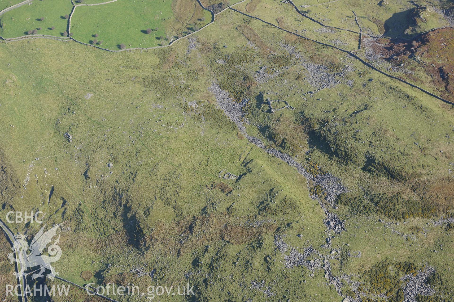'D' shaped sheepfold, south of Cwm Nantcol near Dyffryn Ardudwy. Oblique aerial photograph taken during the Royal Commission's programme of archaeological aerial reconnaissance by Toby Driver on 2nd October 2015.