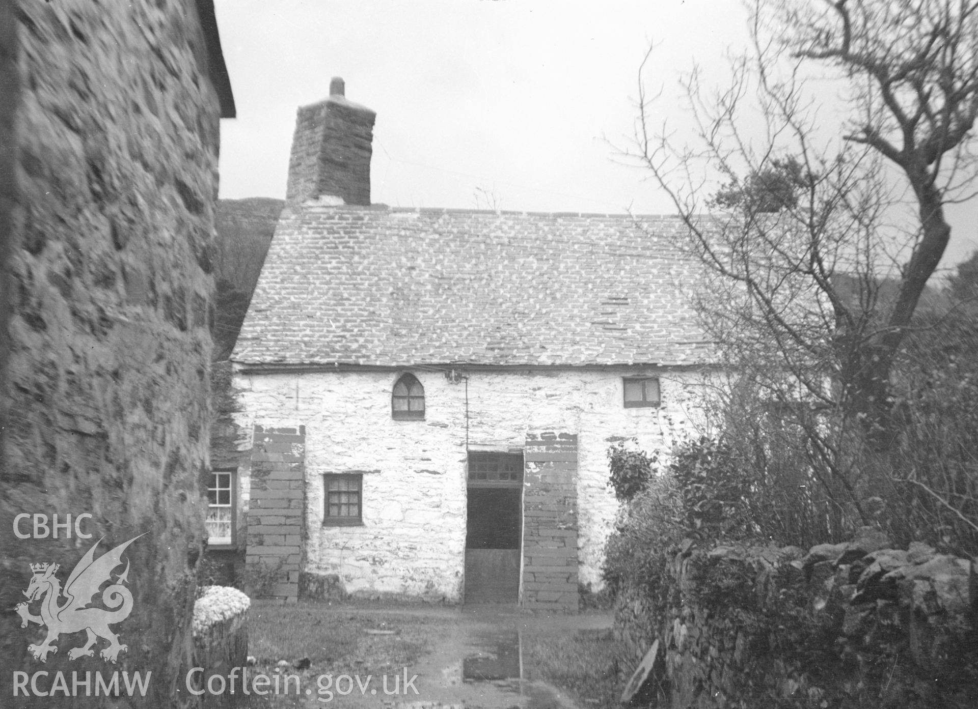 Digital copy of a nitrate negative showing Ty'n Twr Cottage, Bethesda. From the Cadw Monuments in Care Collection.