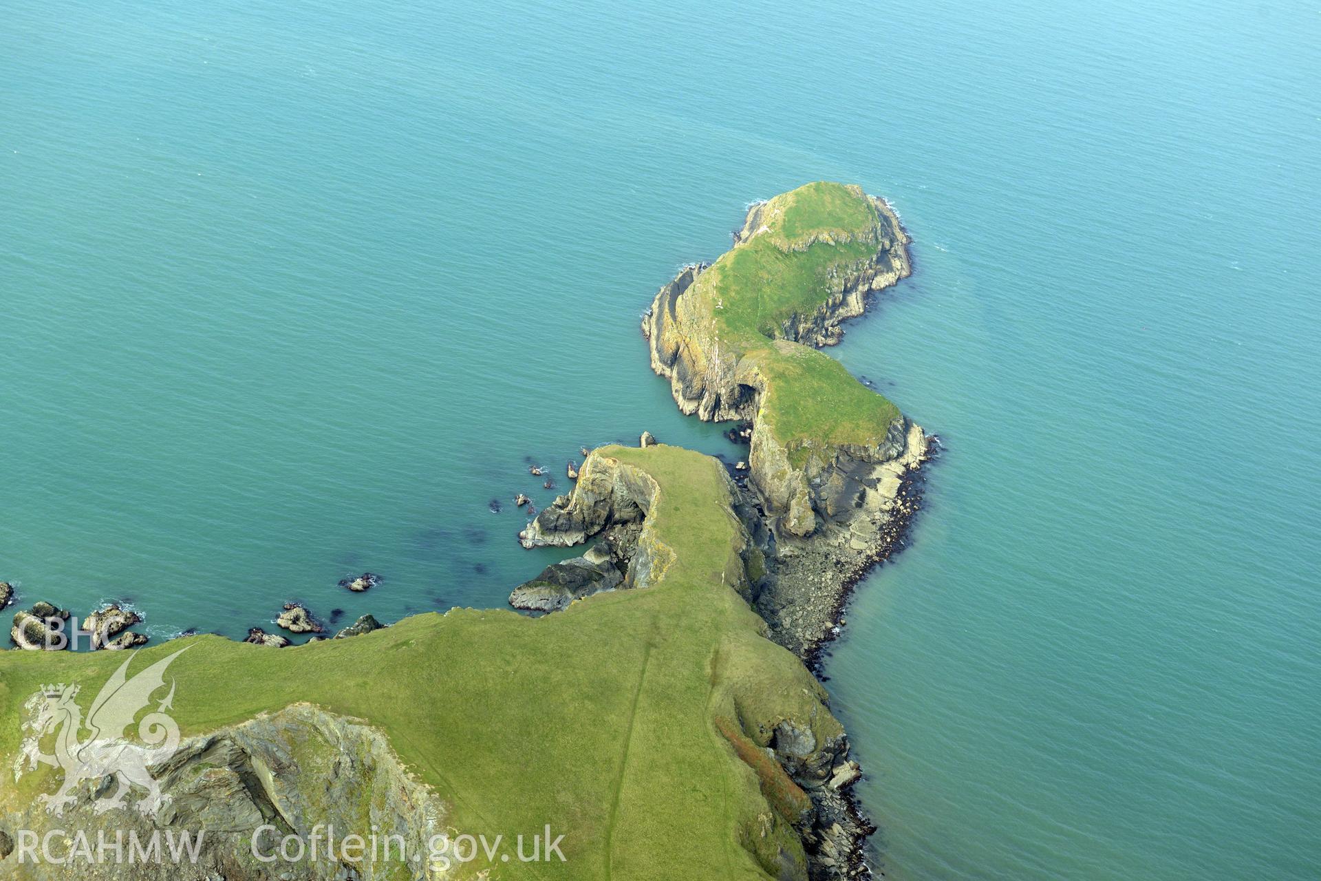 Royal Commission aerial photograph of Ynys Lochtyn taken on 27th March 2017. Baseline aerial reconnaissance survey for the CHERISH Project. ? Crown: CHERISH PROJECT 2017. Produced with EU funds through the Ireland Wales Co-operation Programme 2014-2020. All material made freely available through the Open Government Licence.