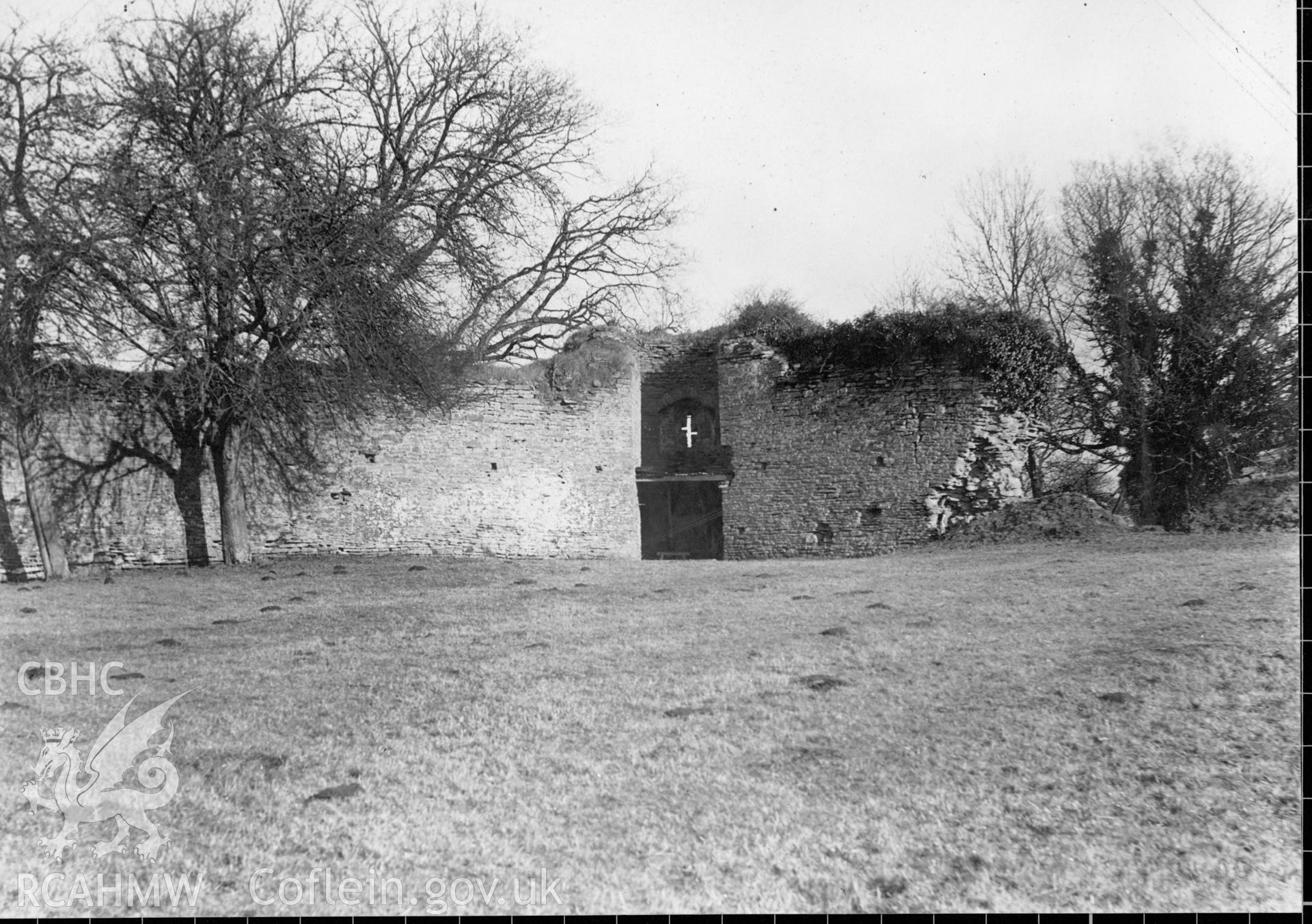 Digital copy of a photograph showing White Castle, dated 1920.