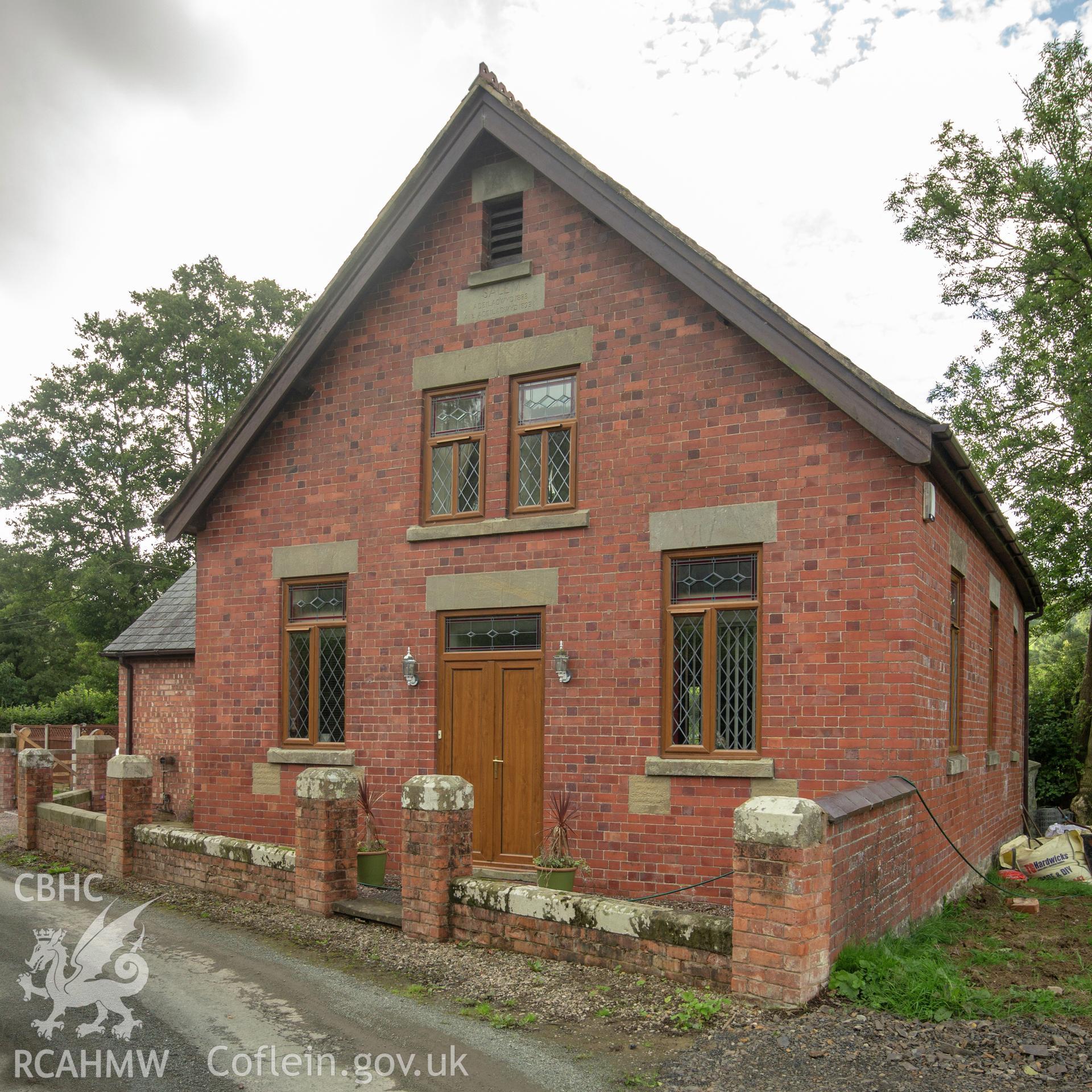 Colour photograph showing front elevation and entrance of former Salem Wesleyan Methodist Chapel, Cwm Nant Meichiaid, Meifod. Photographed by Richard Barrett on 9th September 2018.