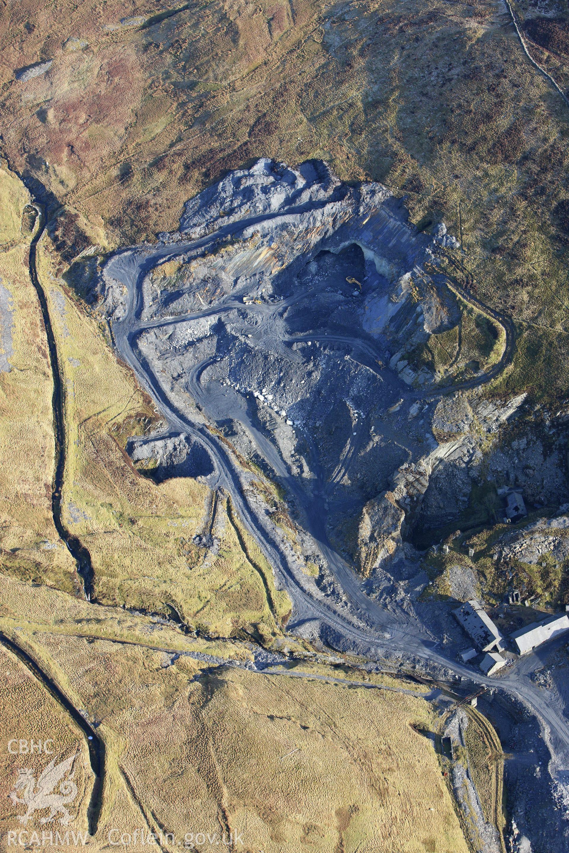 RCAHMW colour oblique photograph of Maen-Offeren slate quarry, Blaenau Ffestiniog. Taken by Toby Driver on 08/02/2011.