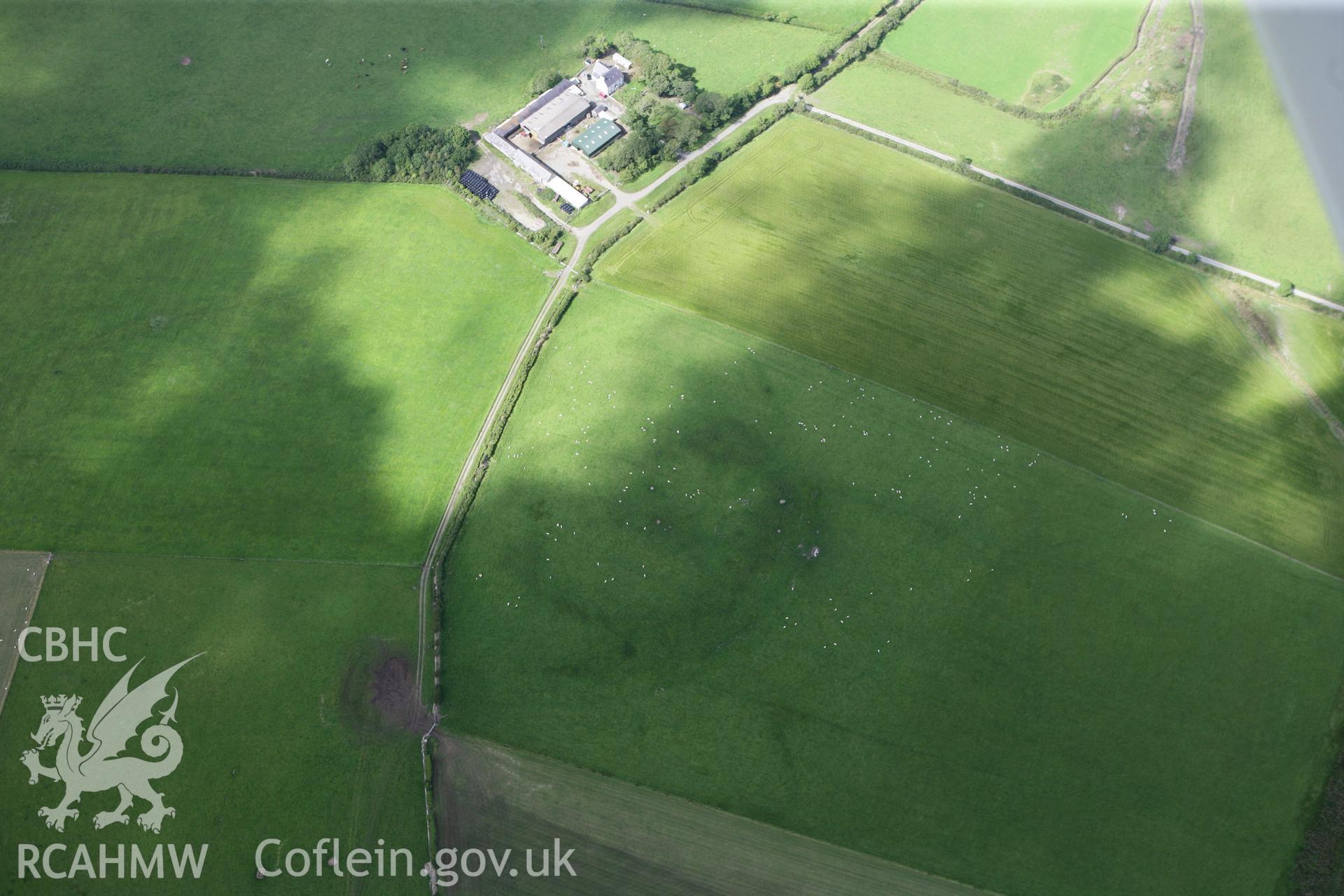 RCAHMW colour oblique photograph of Y Werthyr Hillfort. Taken by Toby Driver on 20/07/2011.