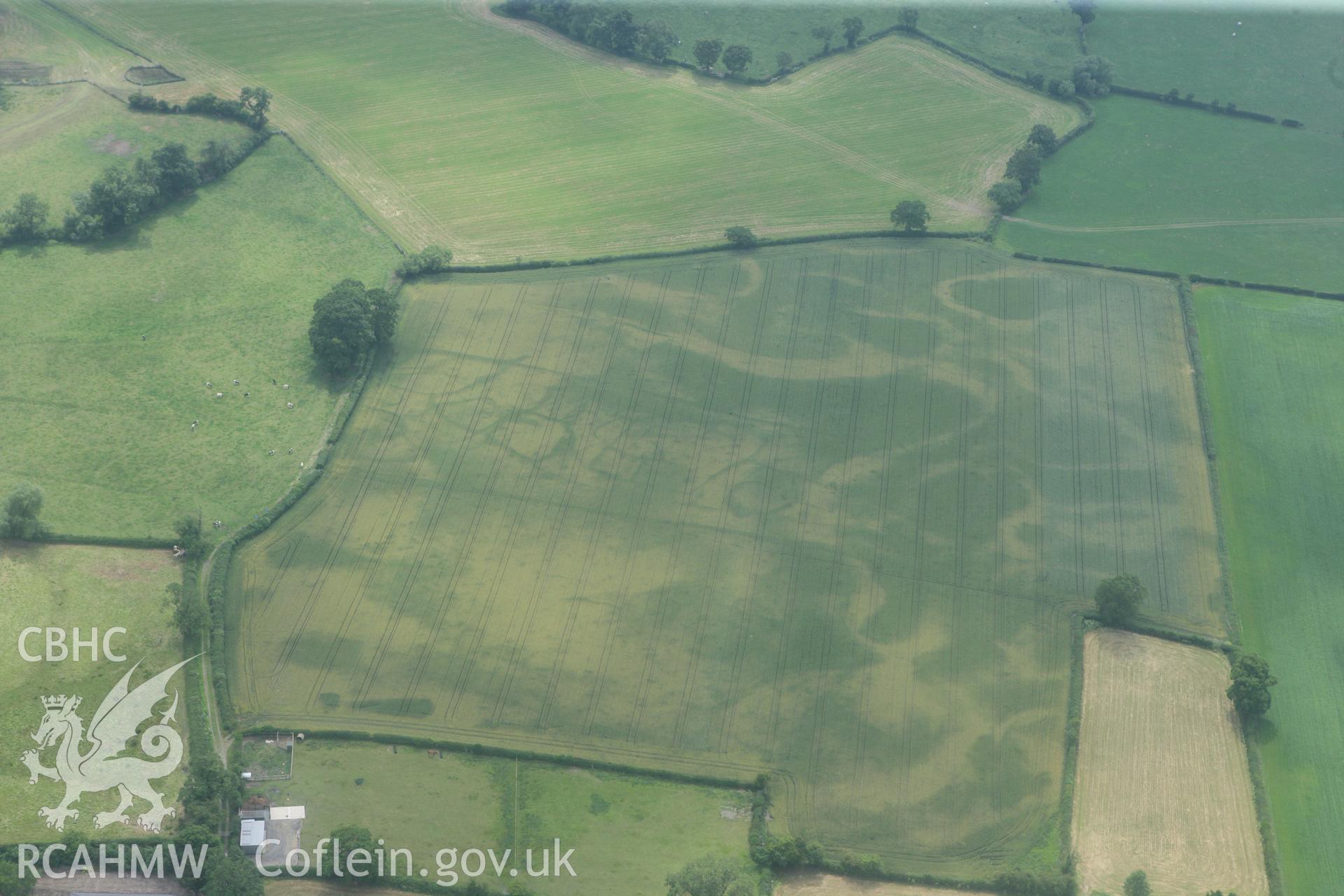 RCAHMW colour oblique photograph of Llandrinio settlement. Taken by Toby Driver and Oliver Davies on 05/07/2011.