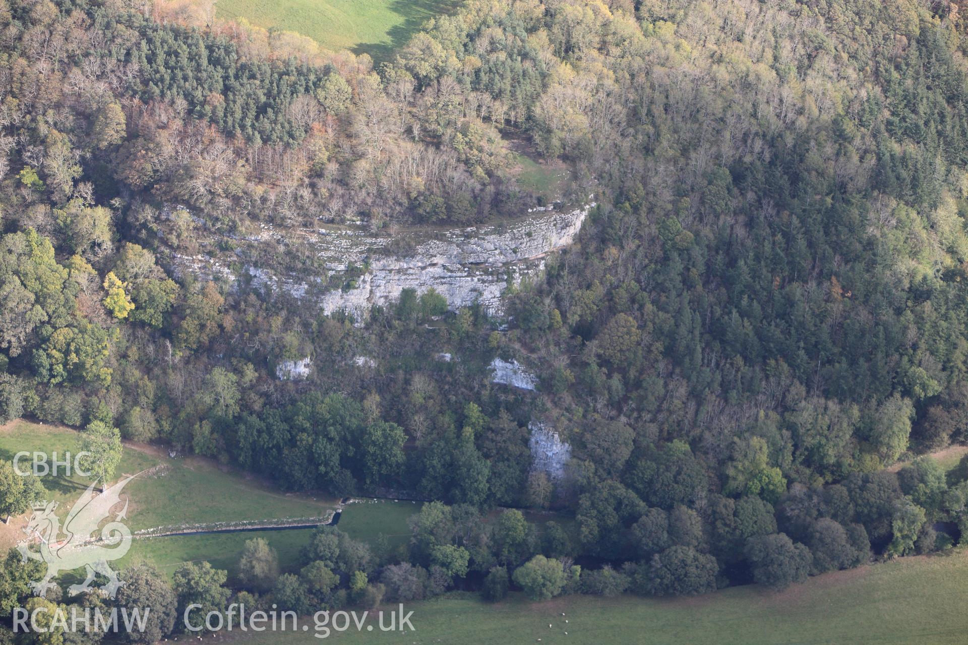 RCAHMW colour oblique photograph of Cefn Rocks, Caves. Taken by Toby Driver on 04/10/2011.
