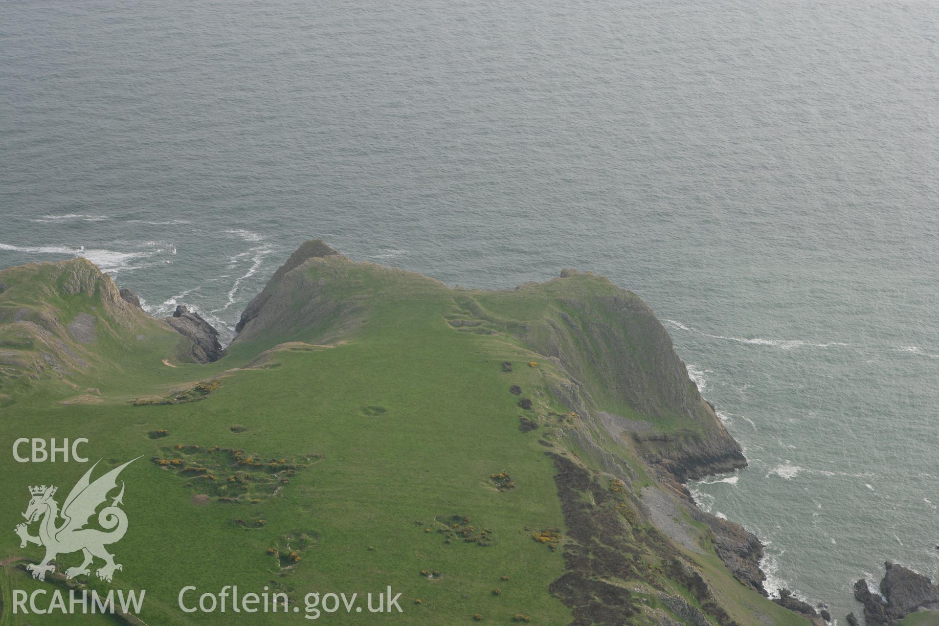 RCAHMW colour oblique photograph of Horse cliff promontory fort. Taken by Toby Driver and Oliver Davies on 04/05/2011.