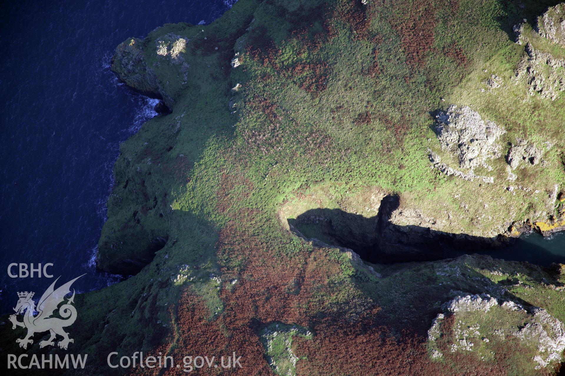 RCAHMW colour oblique photograph of Midland Isle, Skomer Island. Taken by O. Davies & T. Driver on 22/11/2013.