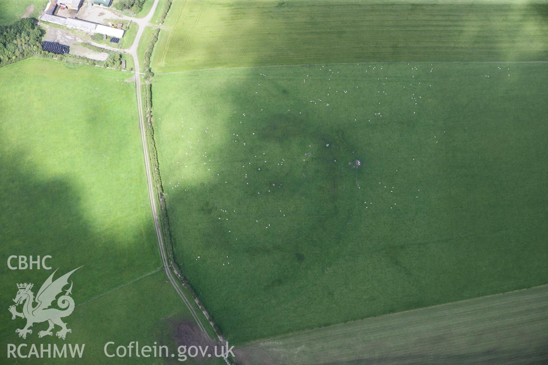 RCAHMW colour oblique photograph of Y Werthyr Hillfort. Taken by Toby Driver on 20/07/2011.