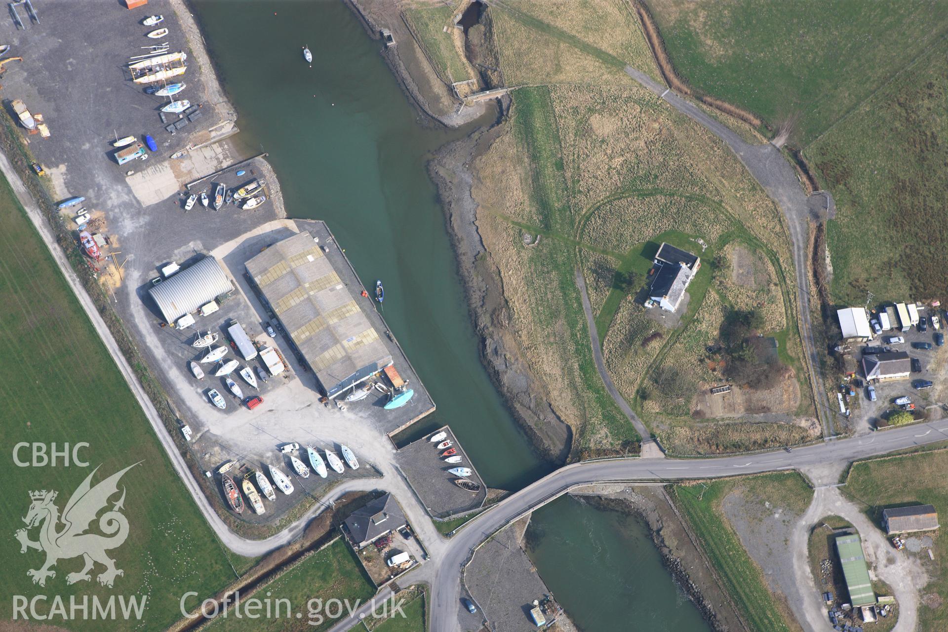 RCAHMW colour oblique photograph of West Wharf, Aber Leri. Taken by Toby Driver on 25/03/2011.