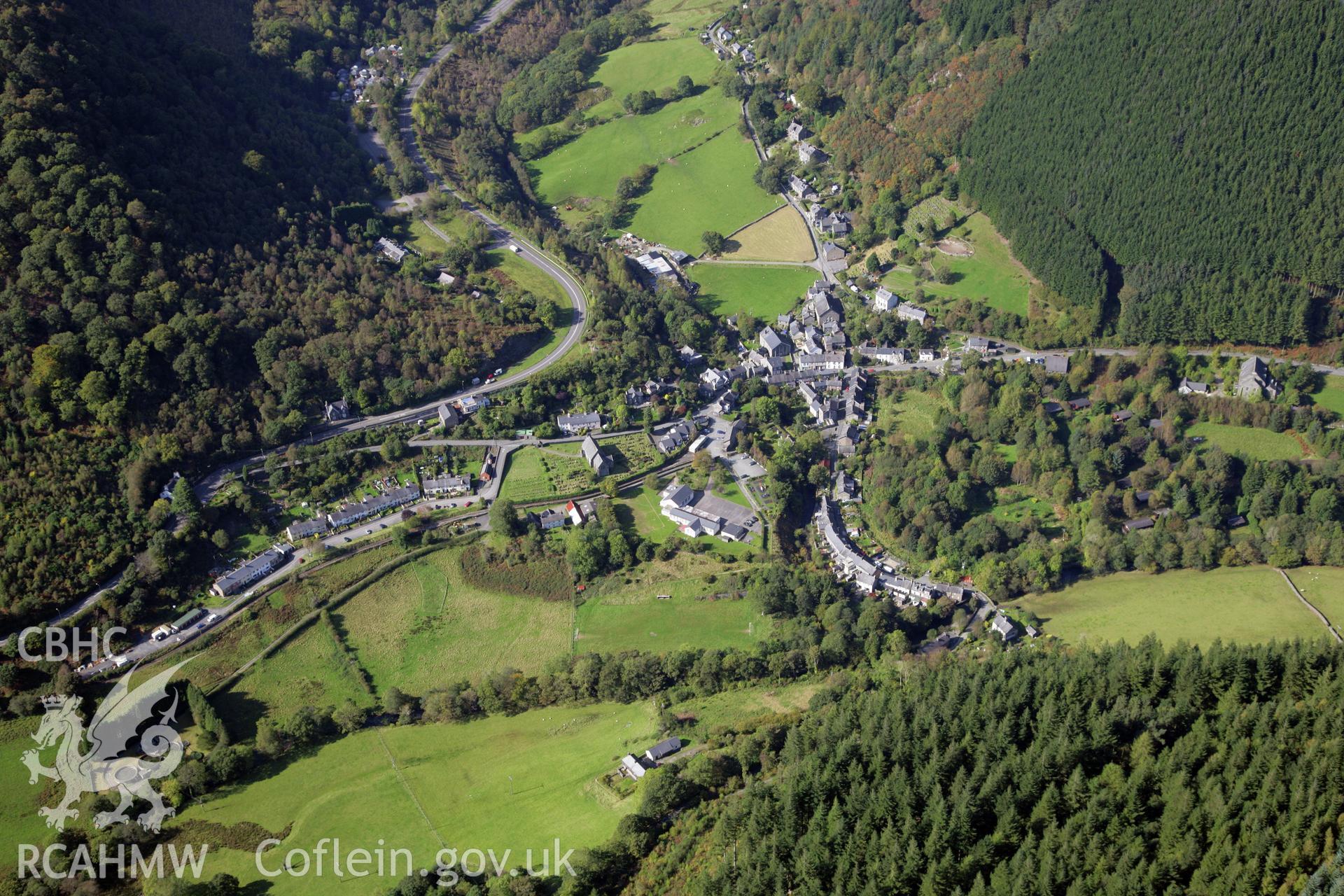 RCAHMW colour oblique photograph of Corris Village. Taken by Oliver Davies on 29/09/2011.
