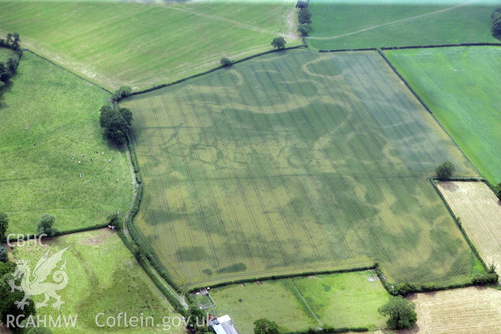 RCAHMW colour oblique photograph of Llandrinio settlement. Taken by Toby Driver and Oliver Davies on 05/07/2011.