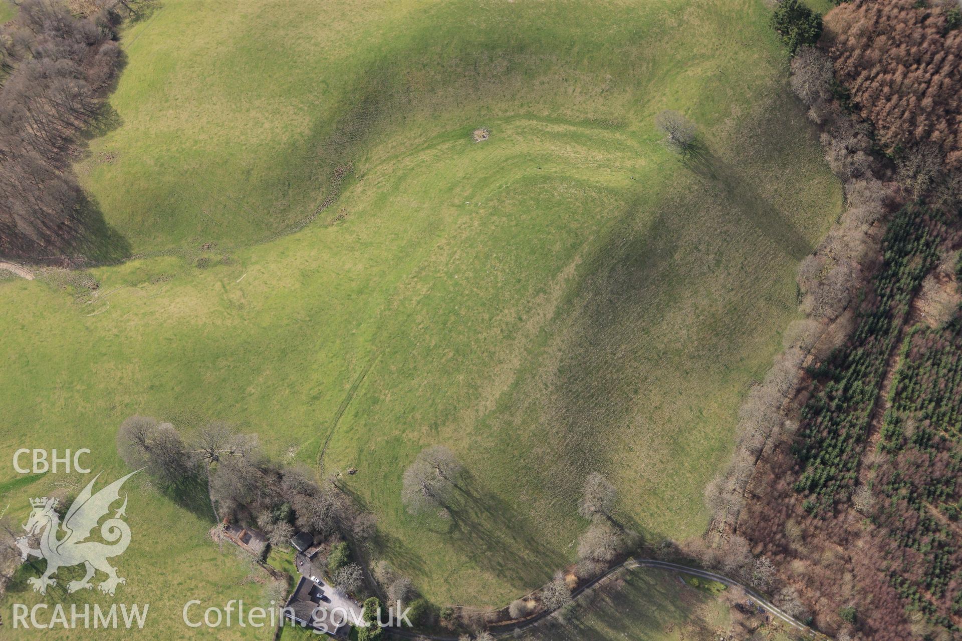 RCAHMW colour oblique photograph of Ty-Gwyn hillfort, ENE of Carno. Taken by Toby Driver on 22/03/2011.