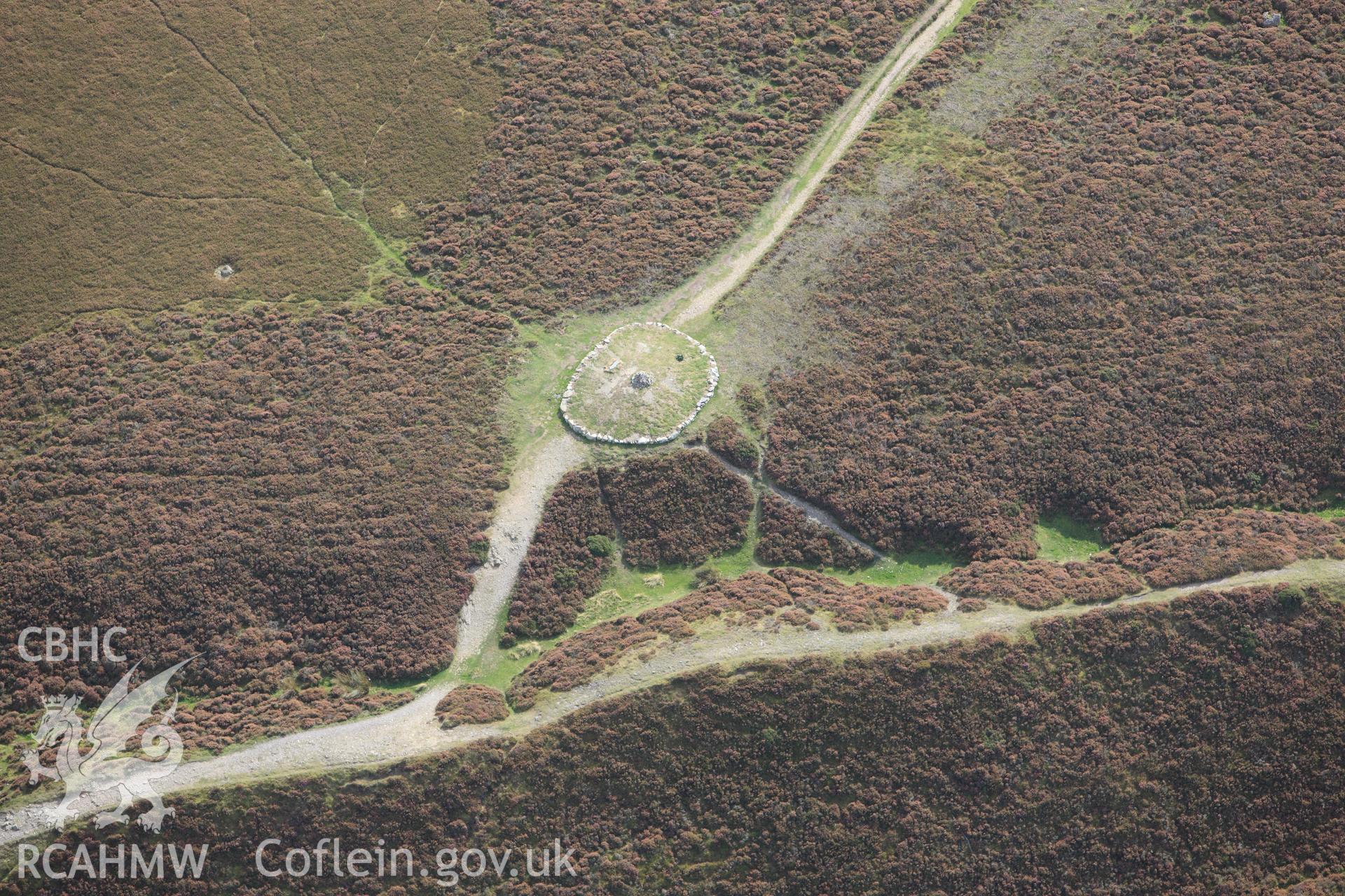 RCAHMW colour oblique photograph of Penycloddiau Cairn. Taken by Toby Driver on 04/10/2011.