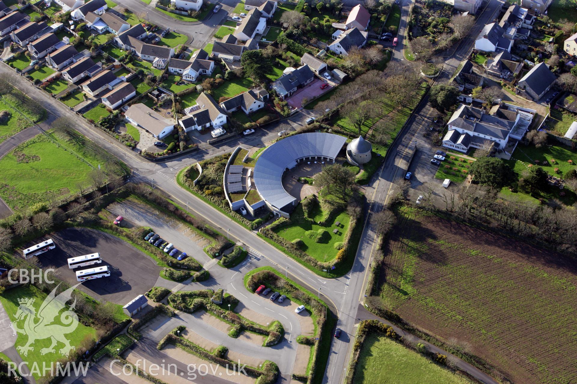 RCAHMW colour oblique photograph of Oriel y Parc, viewed from the east. Taken by O. Davies & T. Driver on 22/11/2013.