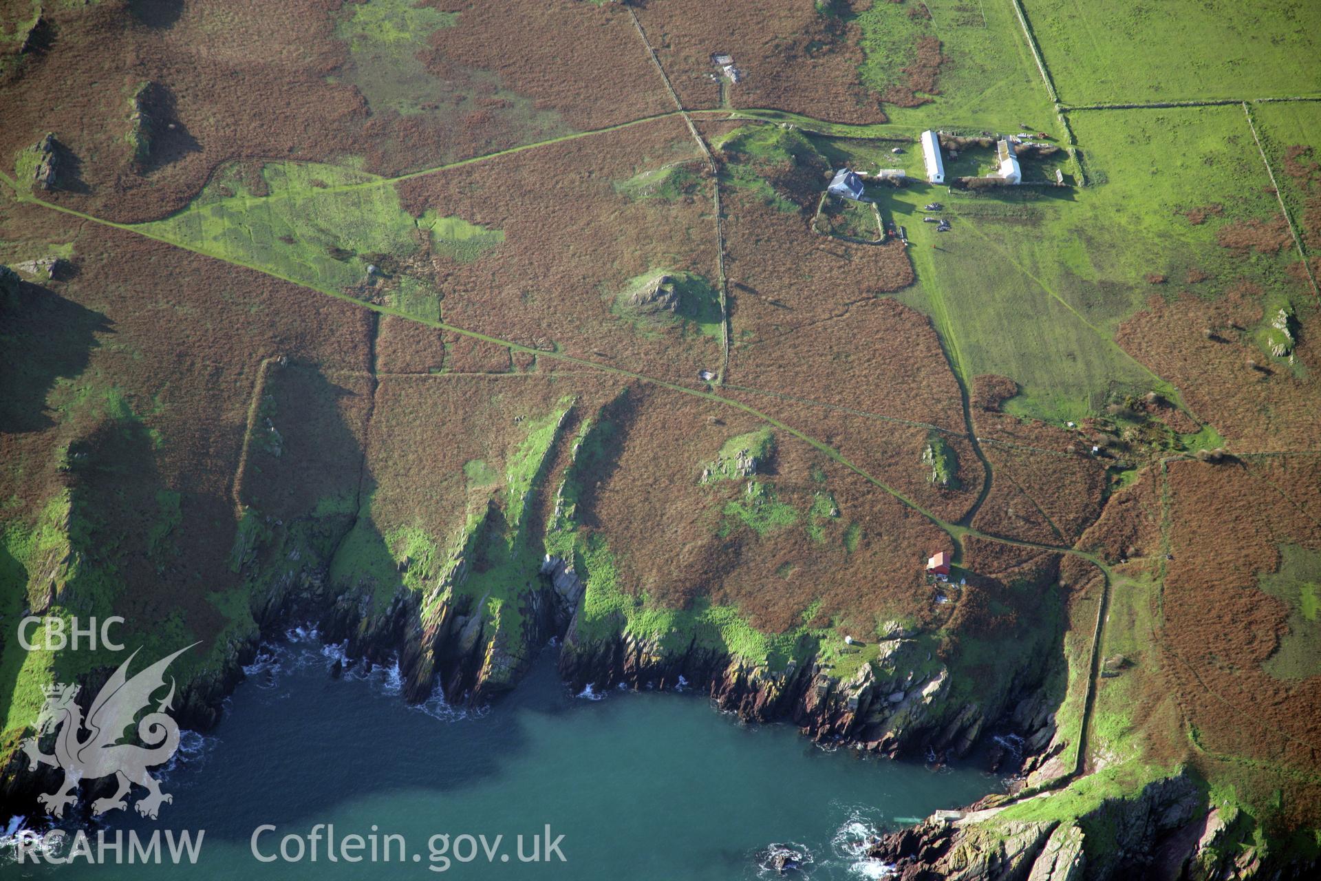 RCAHMW colour oblique photograph of farmhouse, Skokholm Island, viewed from the east. Taken by O. Davies & T. Driver on 22/11/2013.