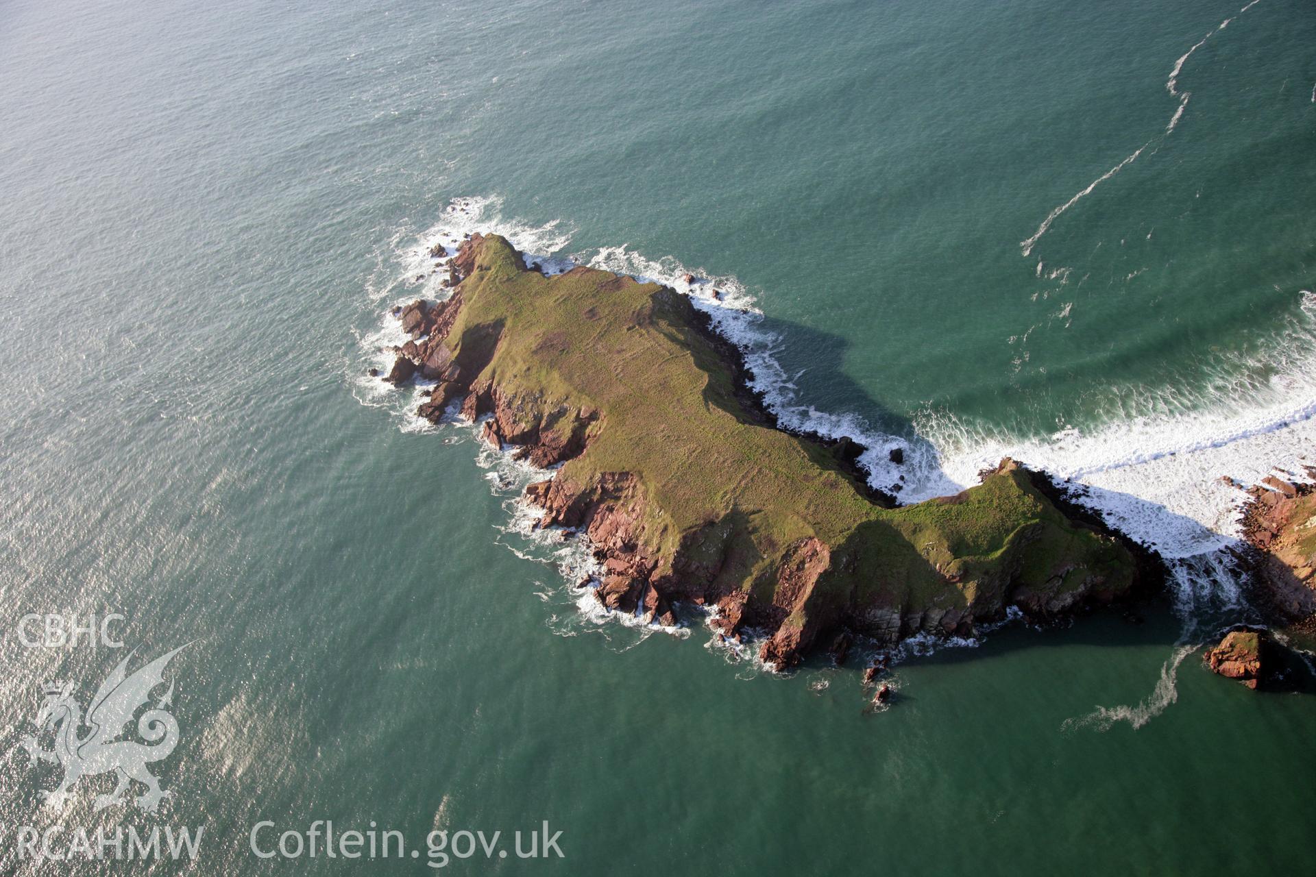 RCAHMW colour oblique photograph of Gateholm Island enclosed settlement, viewed from the south-east. Taken by O. Davies & T. Driver on 22/11/2013.