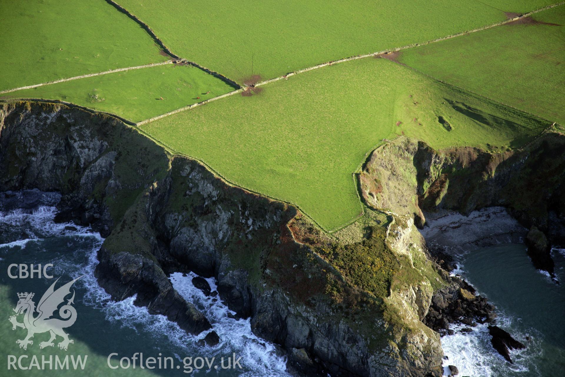 RCAHMW colour oblique photograph of Quarry, Pwll Long, viewed from the west. Taken by O. Davies & T. Driver on 22/11/2013.