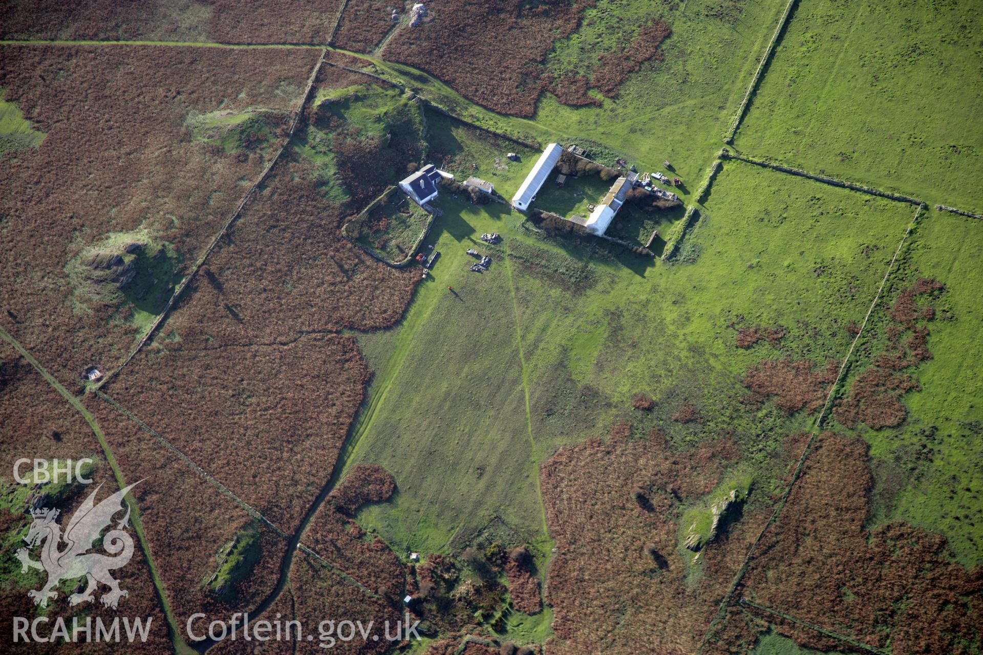 RCAHMW colour oblique photograph of farmhouse, Skokholm Island, viewed from the east. Taken by O. Davies & T. Driver on 22/11/2013.