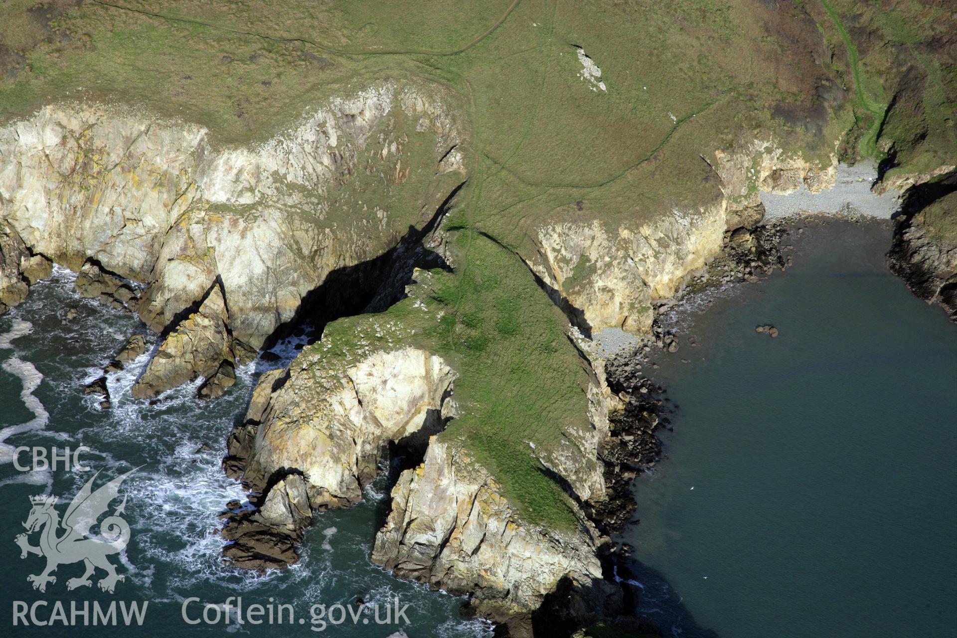 RCAHMW colour oblique photograph of Dinas Fach, Solva, viewed from the south-east. Taken by O. Davies & T. Driver on 22/11/2013.