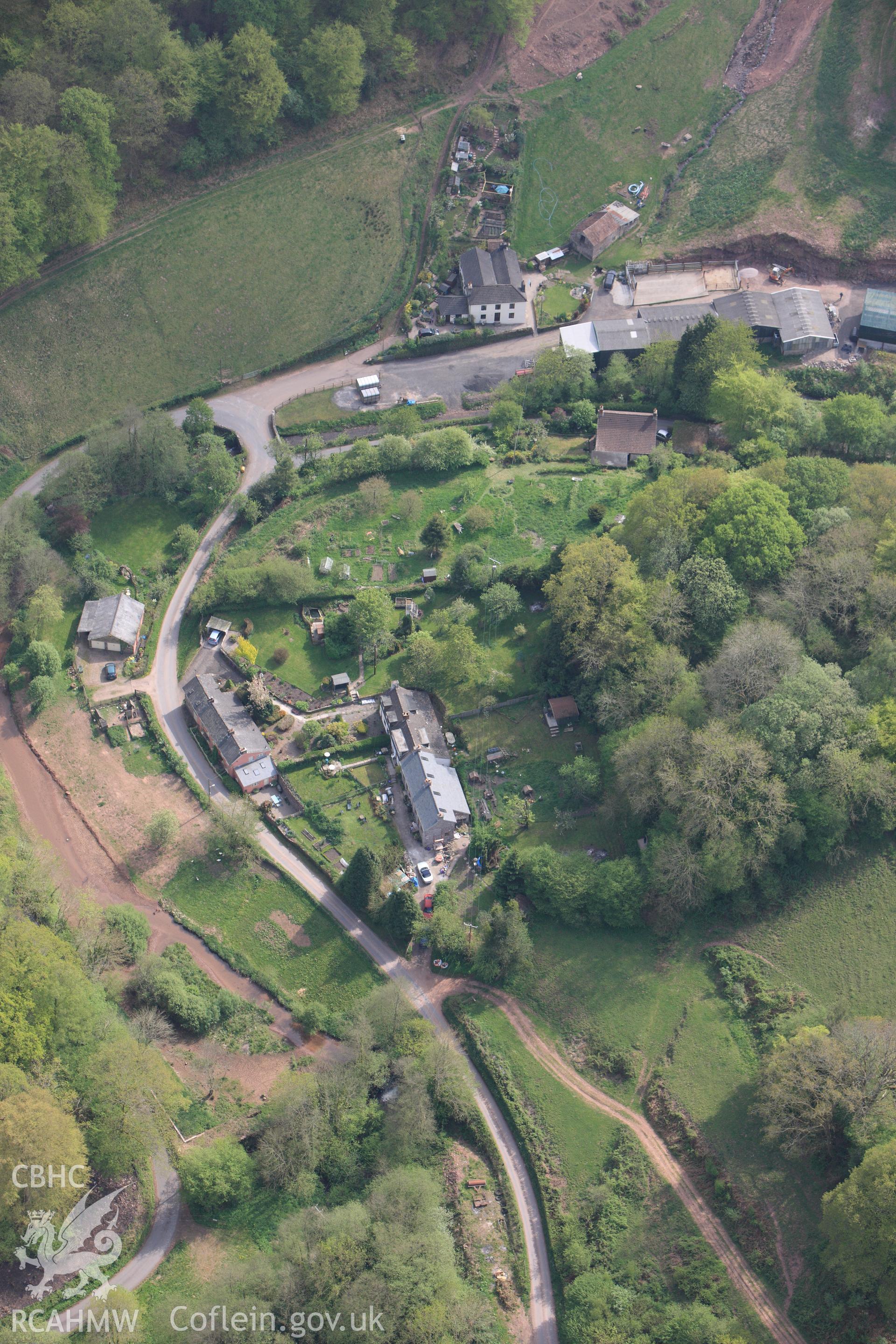 RCAHMW colour oblique photograph of Lilac Cottage, Tintern Cross. Taken by Toby Driver on 26/04/2011.
