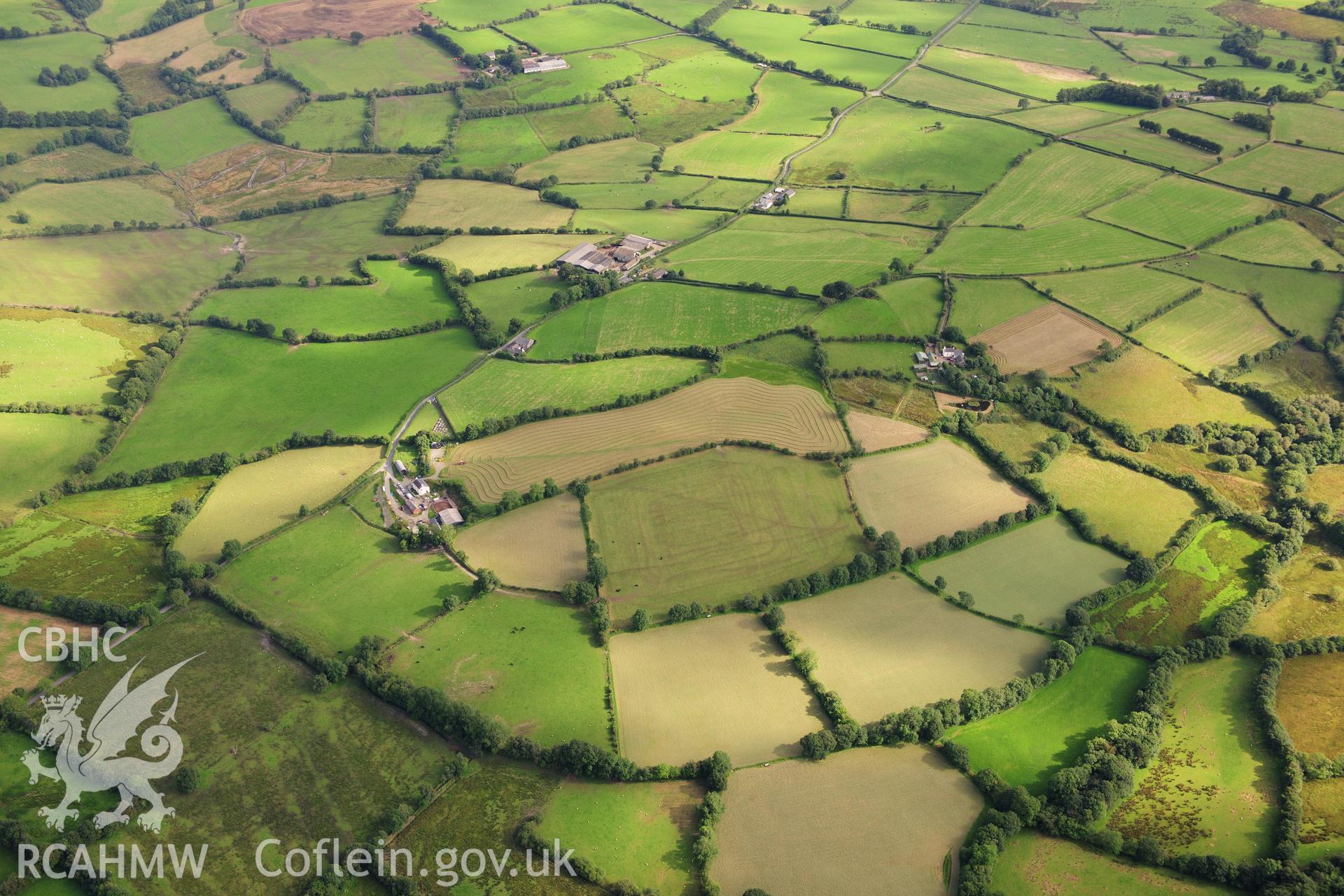 RCAHMW colour oblique photograph of Pen y Gaer and field system, Deri Odwyn, looking south. Taken by Toby Driver on 10/08/2012.