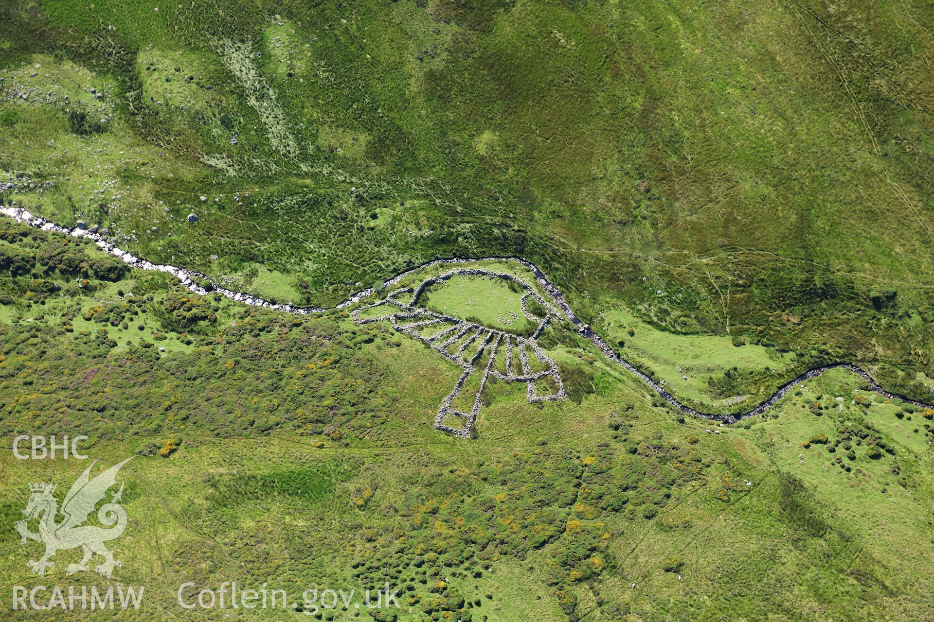 RCAHMW colour oblique photograph of sheepfold, Maen Crwn, viewed from the east. Taken by Toby Driver on 10/08/2012.