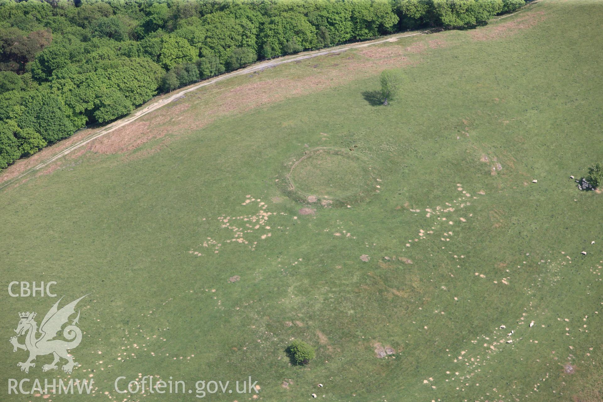 RCAHMW colour oblique photograph of Pen Twr Cairn. Taken by Toby Driver on 28/05/2012.