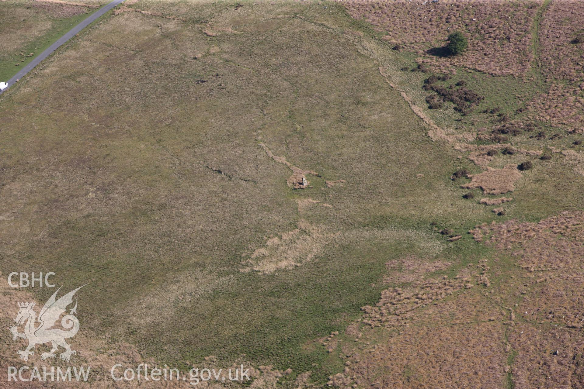 RCAHMW colour oblique photograph of Carreg Waun Llech. Taken by Toby Driver on 22/05/2012.